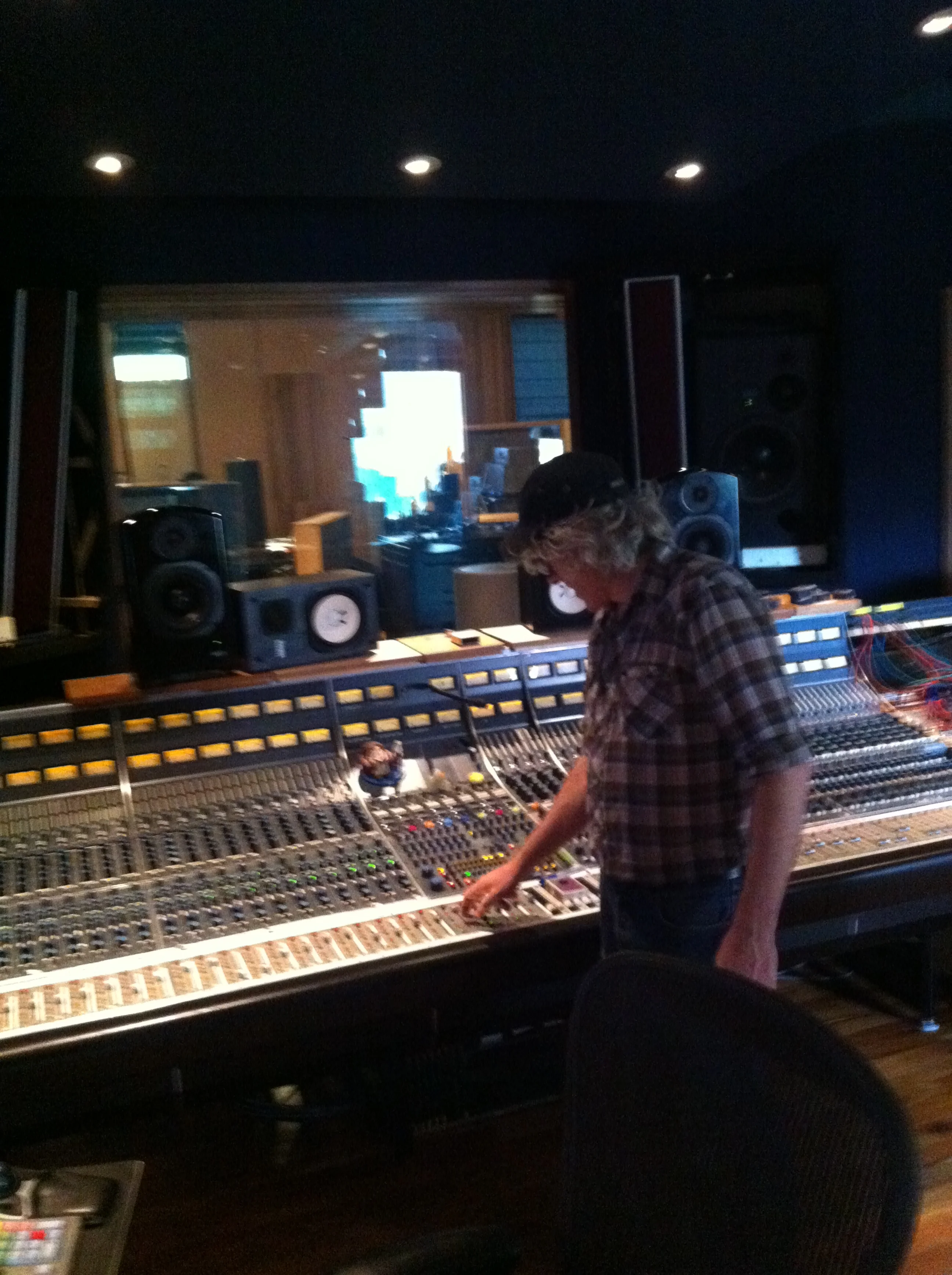 Neve Desk.jpg