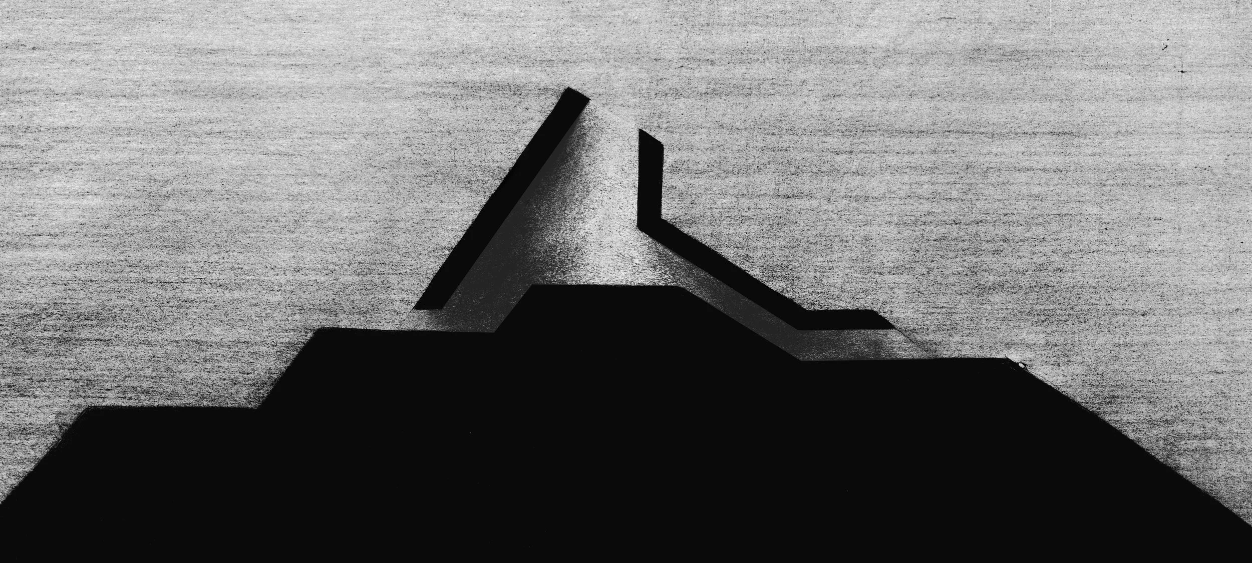 room_horizon_threshold_sky_b&w_alt_resize.jpg