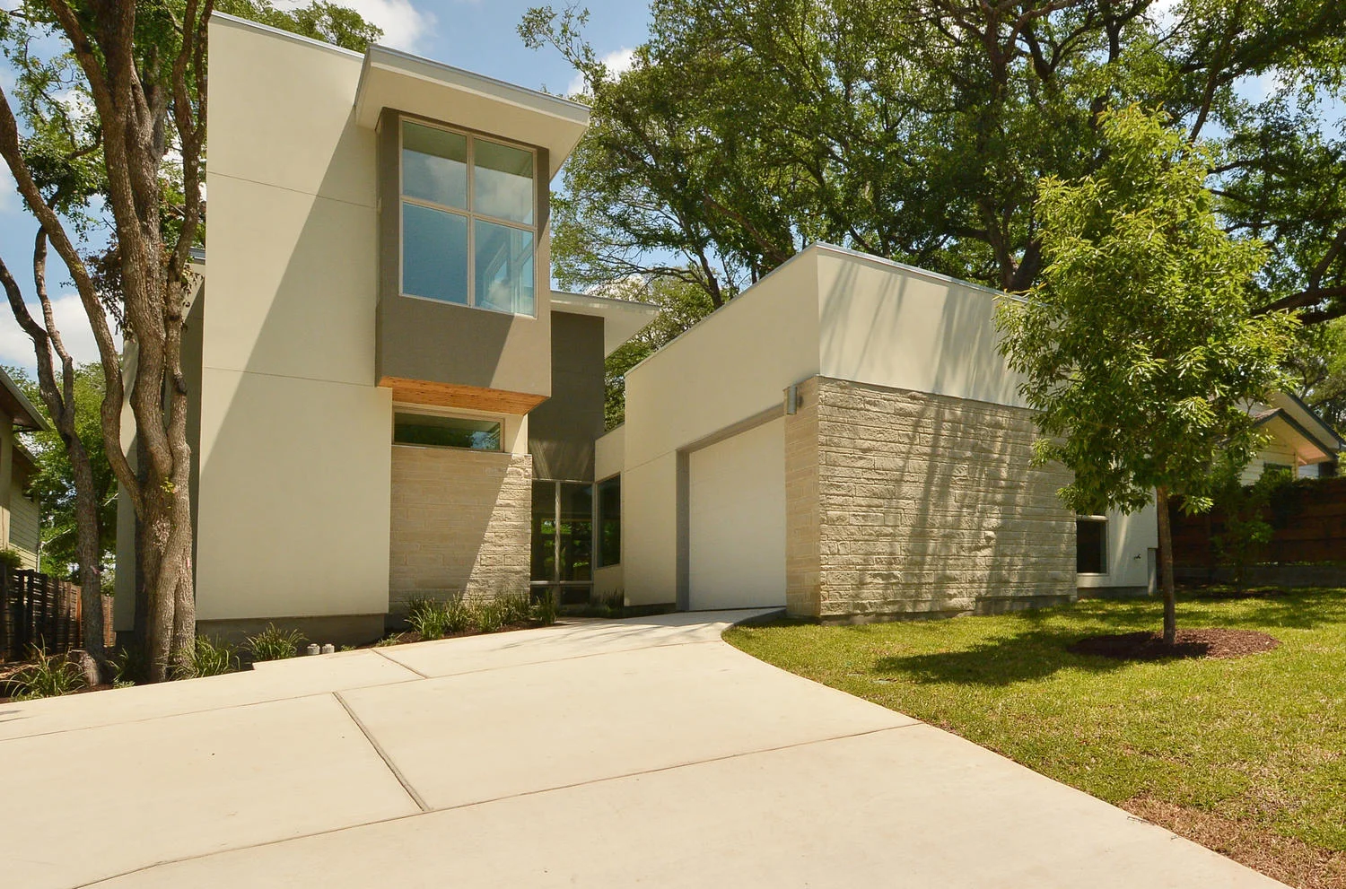 2202 La Casa-large-002-Exterior Front 01-BG-Arc.jpg