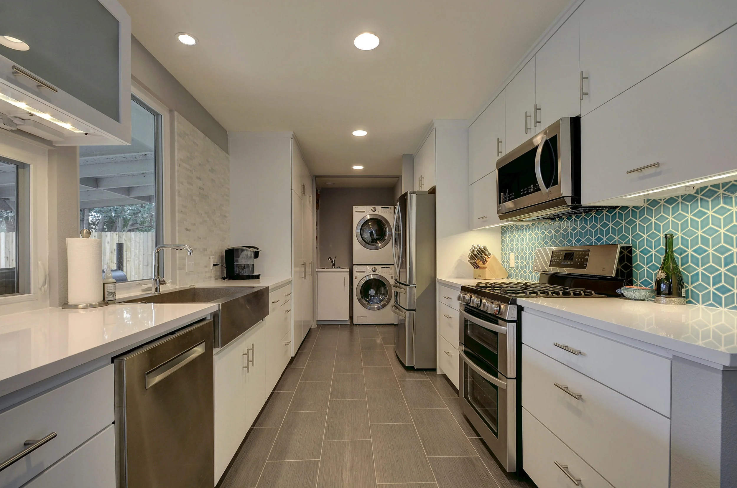 5417 Fairmont Cir-print-016-Kitchen and Breakfast 482-2585x1712-300dpi.jpg