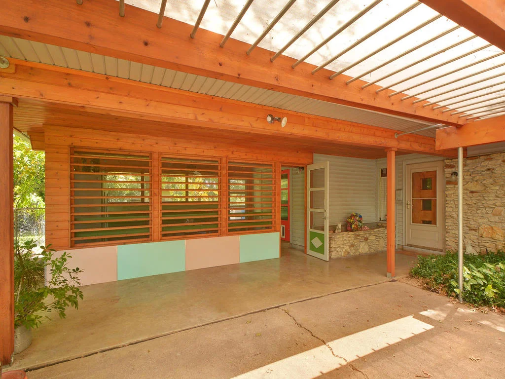 2304 Fair Oaks Dr-MLS_Size-007-Exterior Front 08-1024x768-72dpi.jpg