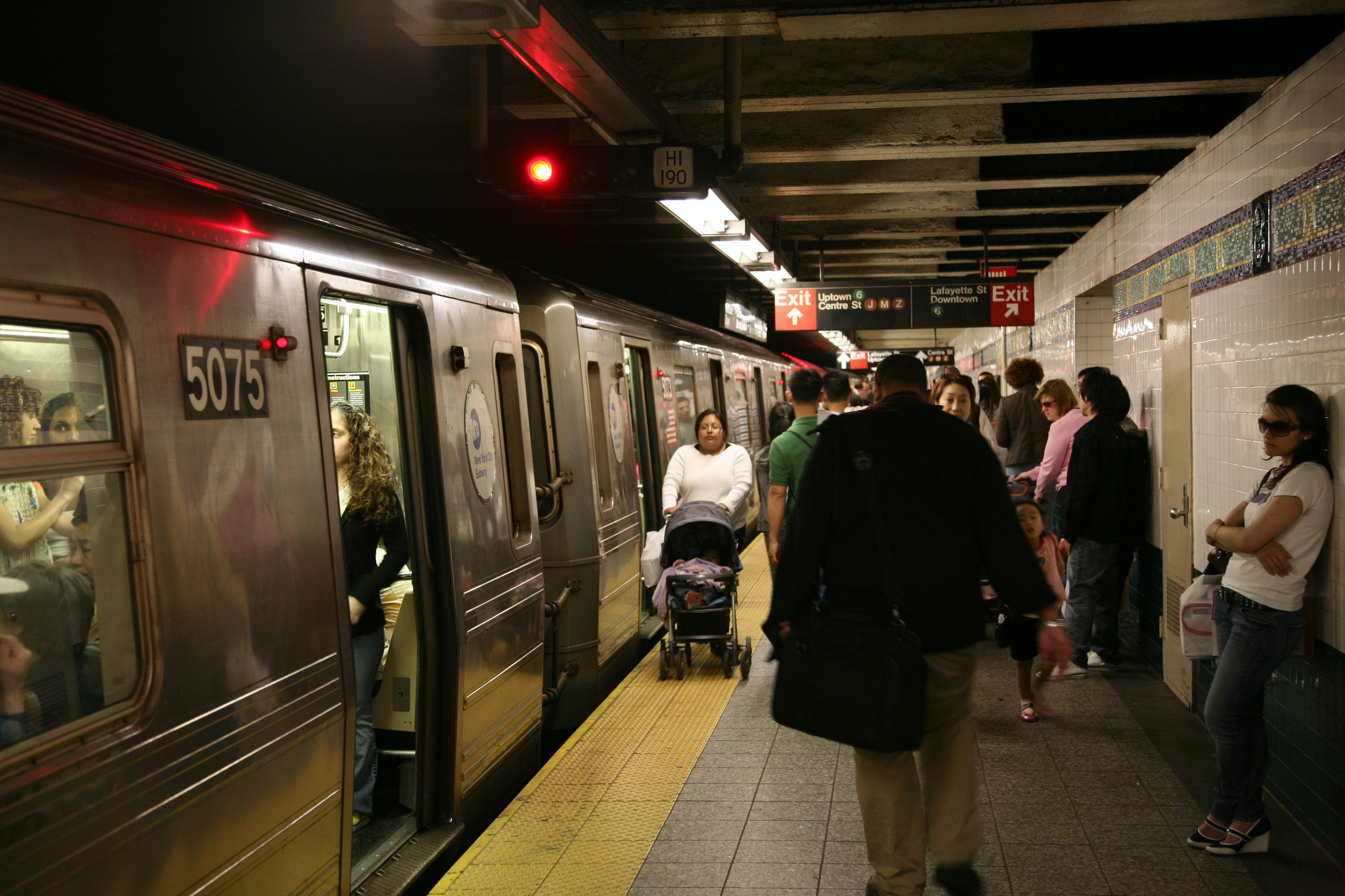 Subway-Platform_NY_02.jpg