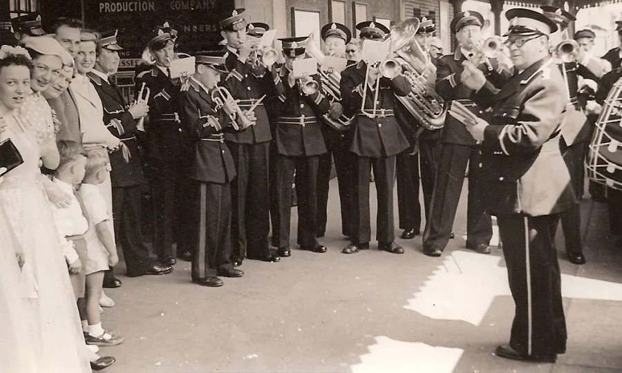 1955_RLSSB_Leamington_GWR_Station.jpg
