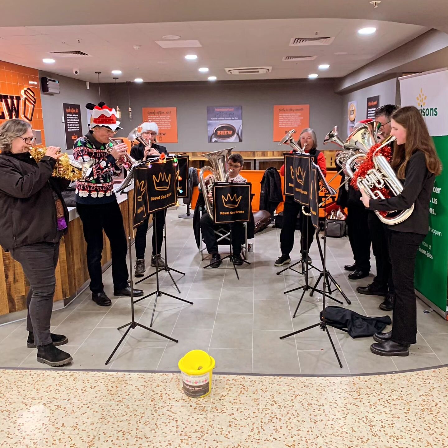 We've had a proper Christmassy couple of evenings out at @morrisons_leamington_community - huge thanks to everyone who stopped to listen, made requests, donated, and especially danced along!!! 🕺 💃 🎺 
#brassband #brasschristmas #brassbanding