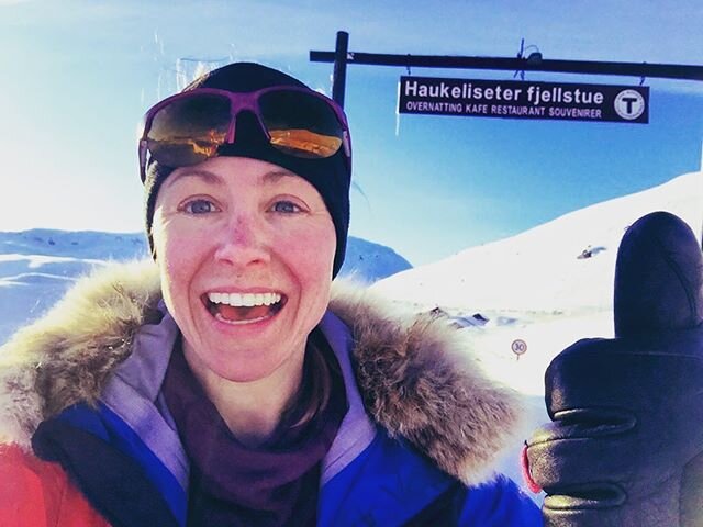 And she&rsquo;s done it! 🎊🎉
.
12 consecutive days since leaving Finse, @hazelerobertson crosses Hardangervidda plateau, solo! .
Amazing effort from an amazing person, in esp tough conditions.💨🌨
.
Always appreciating &amp; working with the wildern