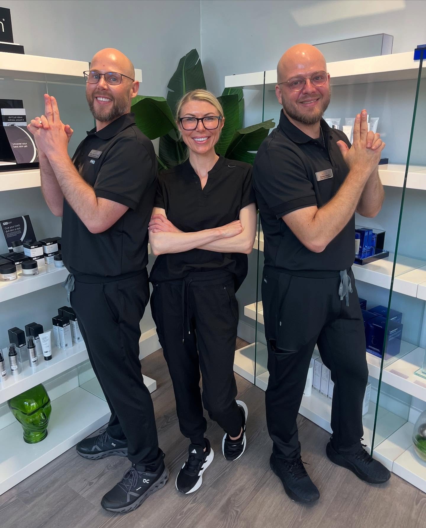 NEW UNIFORM ALERT ! What do you think of our new look? Adrian, Emma and Damian are looking fabulous as always! 
-
-
-
#newlook #uniform #skinclinic #oxfordclinic #aestheticskin #nursepractitioner #aesthetician