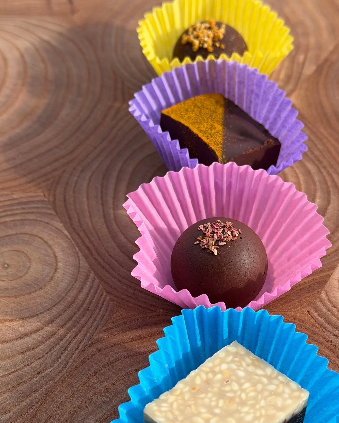 2 days until Valentine's Day! Don't delay picking up a special variety box of honey-sweetened chocolate truffles for anyone you'd like to spread some love to, whoever that may bee 🐝

Made right here by hand at The Honeybee Embassy and sweetened 100%