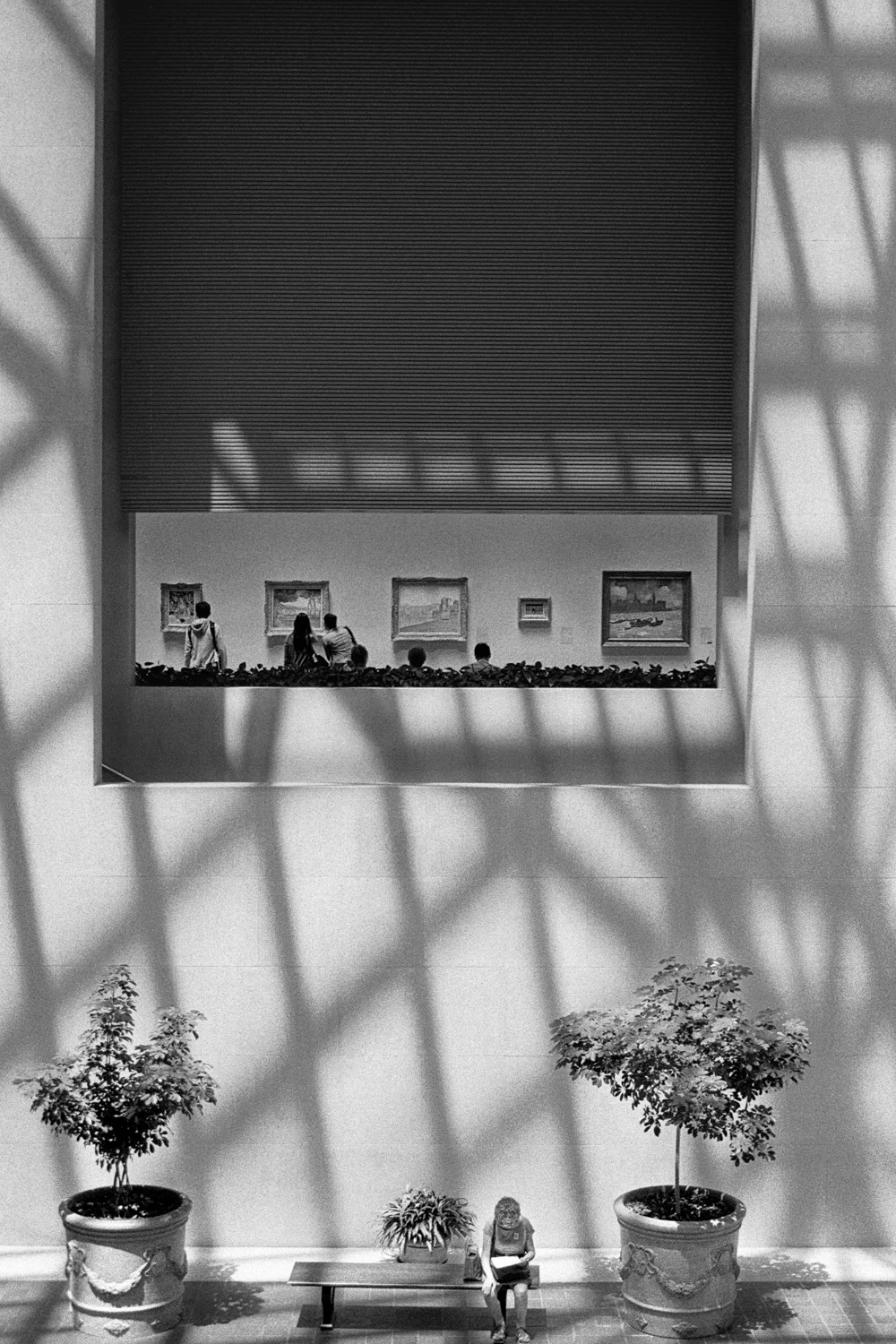 MET BIG SPACE AND LIGHT_ KENTMERE 400ISO NIKON FM10.JPG