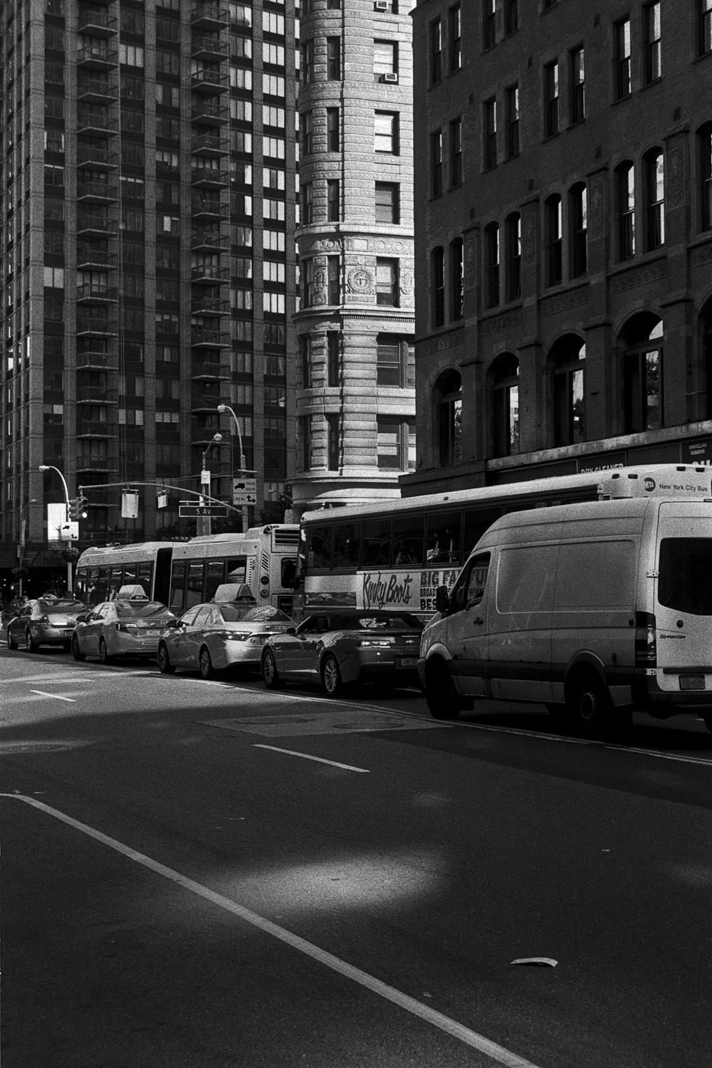 FLAT IRON BUILDING_ KENTMERE 400ISO NIKON FM10.JPG