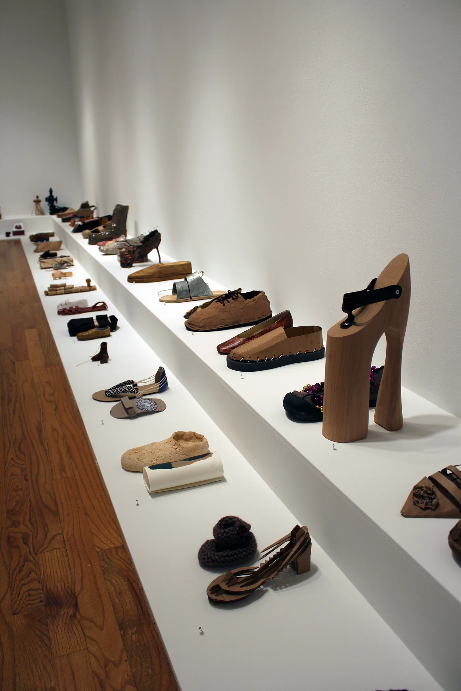 Clayton.OneBrownShoe.DetailE.jpg
