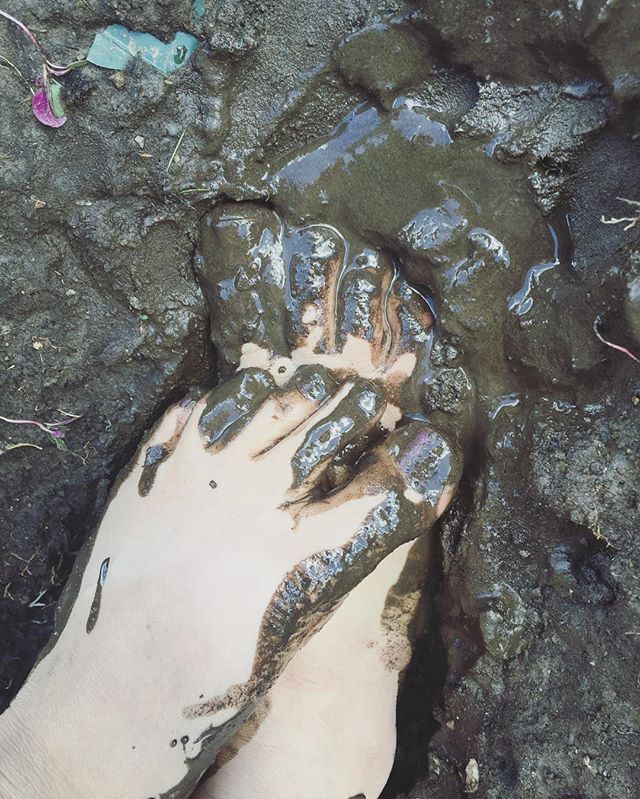 Why yes... I did get a pedicure for Mother's Day!! .
.
.
#gardening #gardentoes #funinthemud #growyourownfood #farmgirl #countryliving #squish #creatives #greenthumb #prettyrows #kootenaylife #lovethisplace #sundayfunday #mothersday #selfsufficient