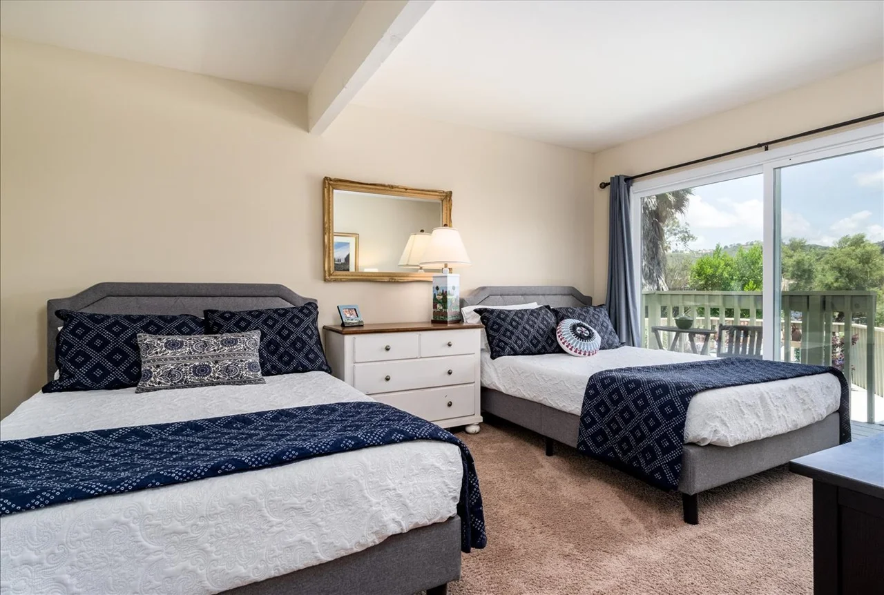 20-1402_westwood_place-14.jpg