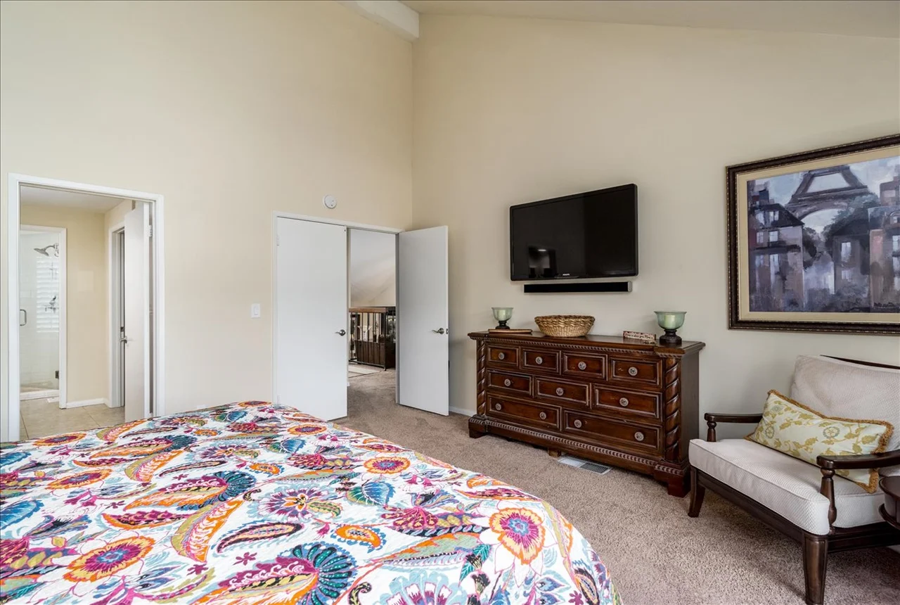 27-1402_westwood_place-21.jpg