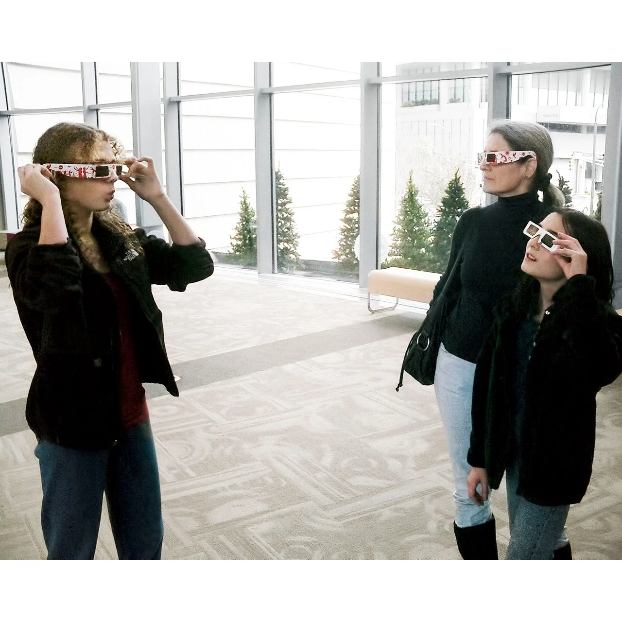 0711-11e2x,Laura,Helena,Anna,spex,1280,sq.jpg