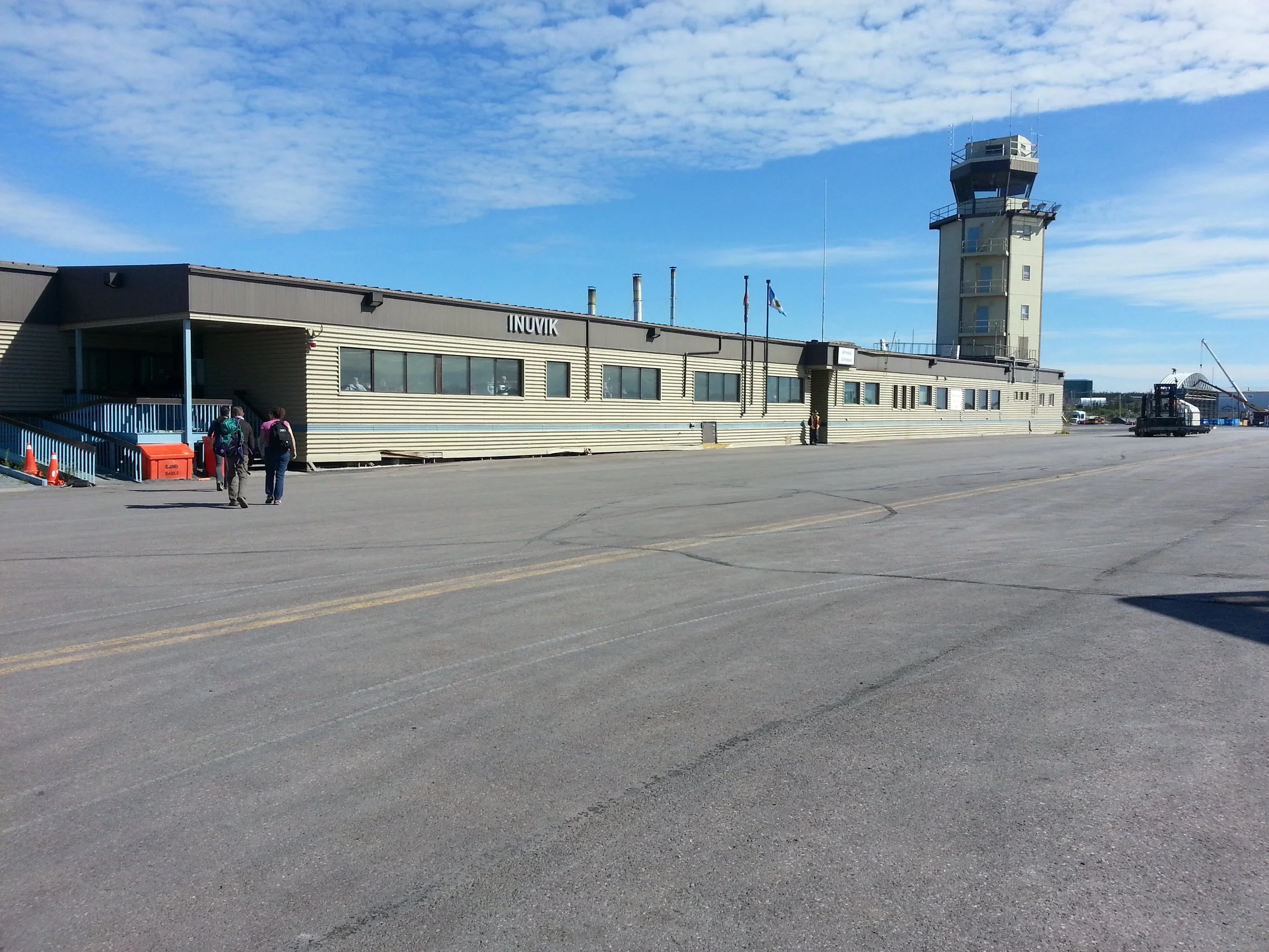 InuvikAirport.jpg