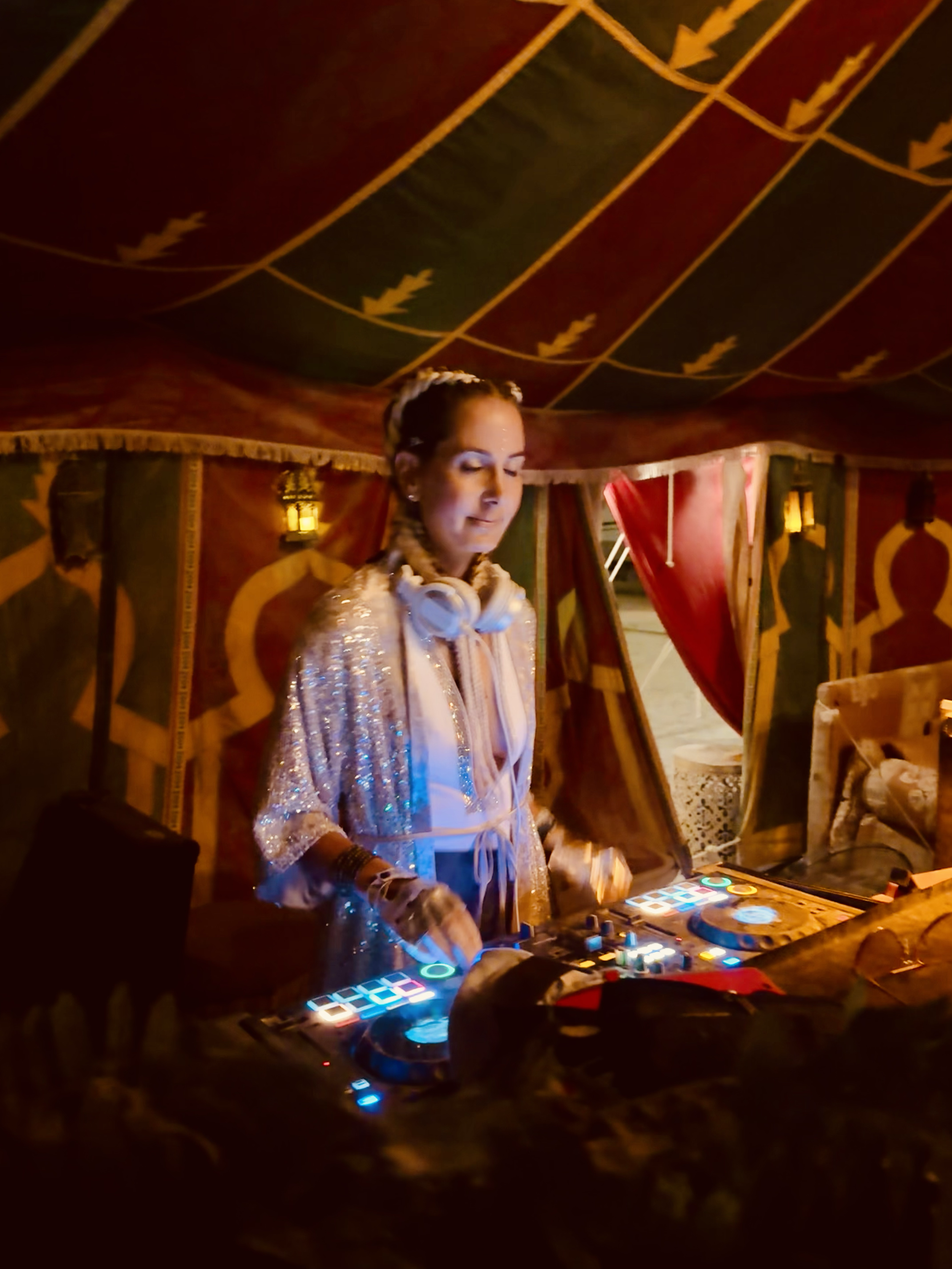 female Dj, Los Angeles DJ Female DJ Los Angeles Conscious DJ Burning Man DJ Spiritual DJ Deep house DJ Melodic house DJ Afro house DJ Ambient DJ Ecstatic dance DJ
