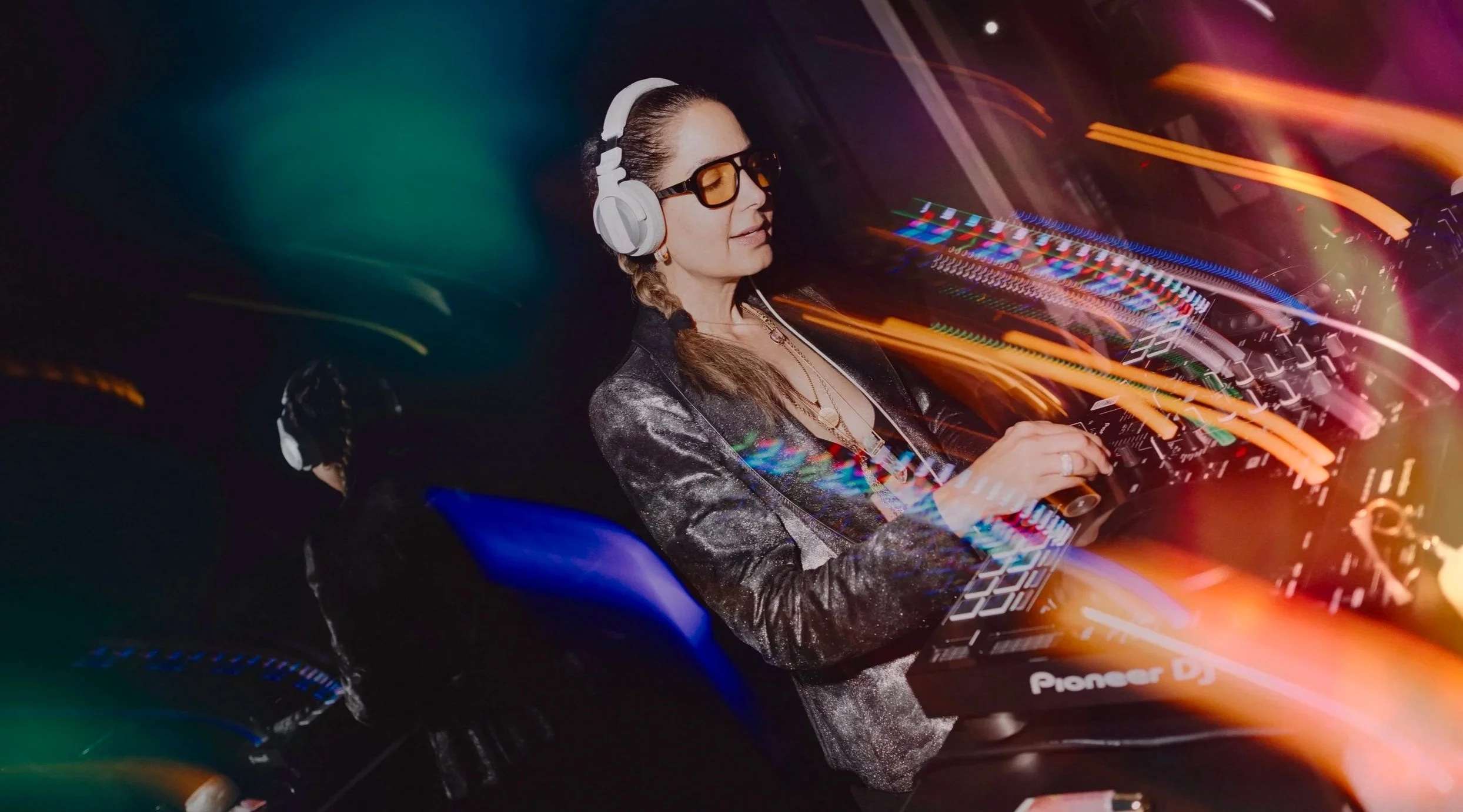 A female DJ. Los Angeles female Dj. House music female Dj. Wedding DJ Los Angeles. Corporate Events DJ Los Angeles.