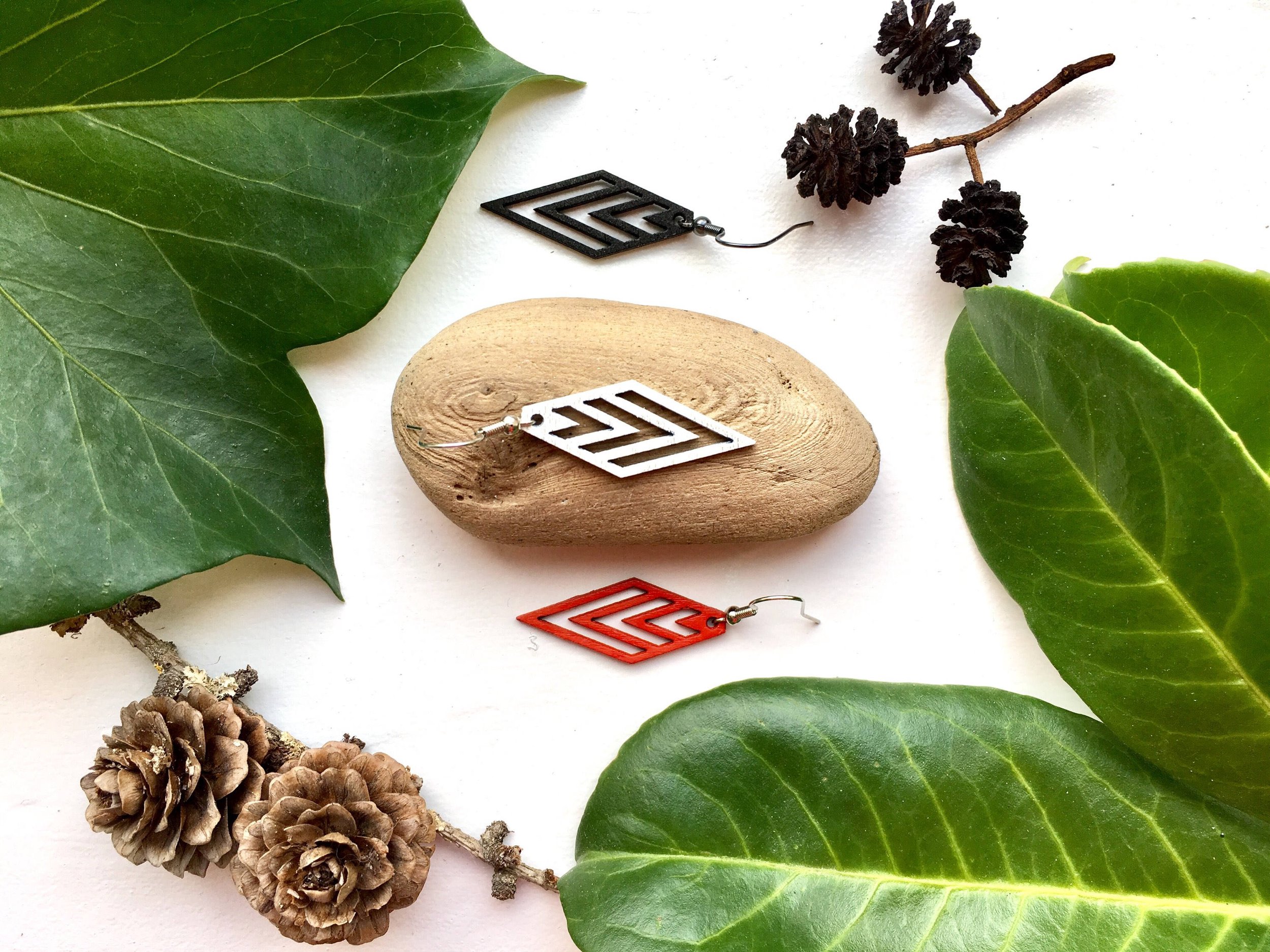 https://i.etsystatic.com/14206400/r/il/8770cf/1354678957/il_fullxfull.1354678957_qlmg.jpg