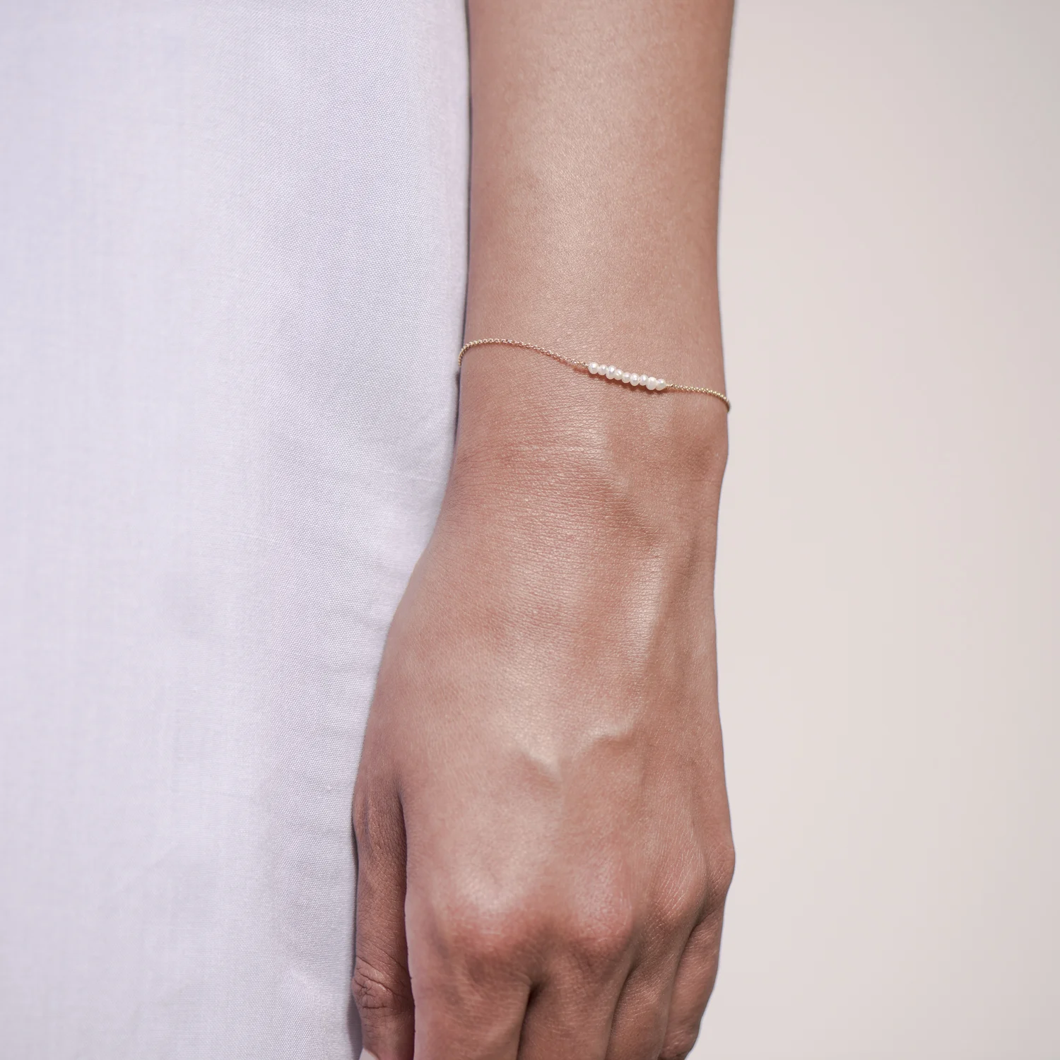 NANA Bijoux Armkette Goldplattiert Gold Mini Frischwasserperlen 9_3.JPG