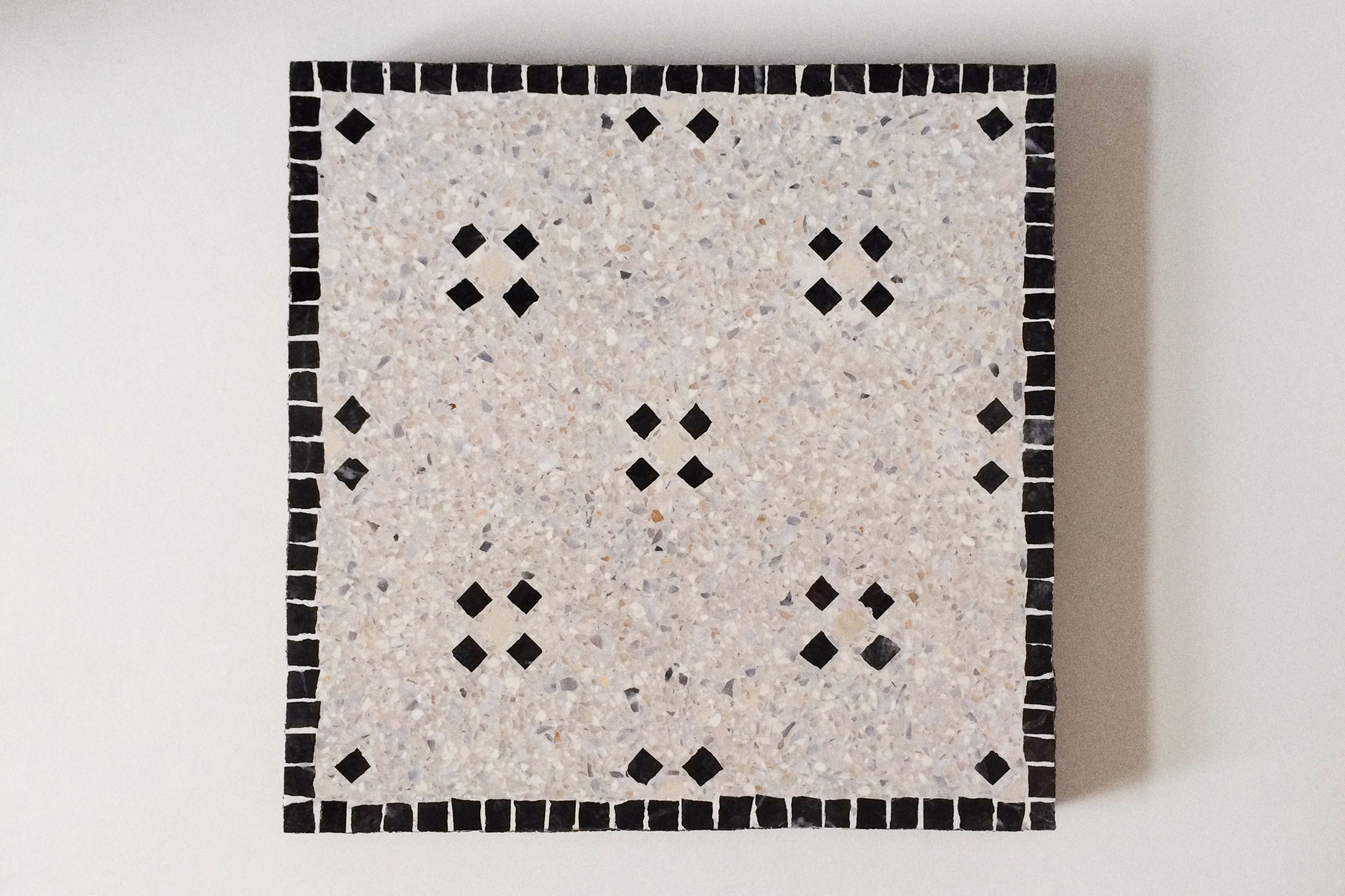 Table Top – Cross Pattern | Aurora Mosaics | Mosaic Artist | Handmade Italian mosaics | Amsterdam Art | Aga | Agnieszka Kwiatkowska