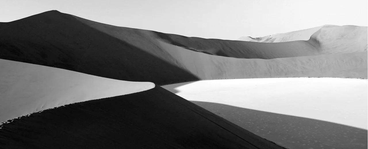 Sossusvlei dunes BW.jpg