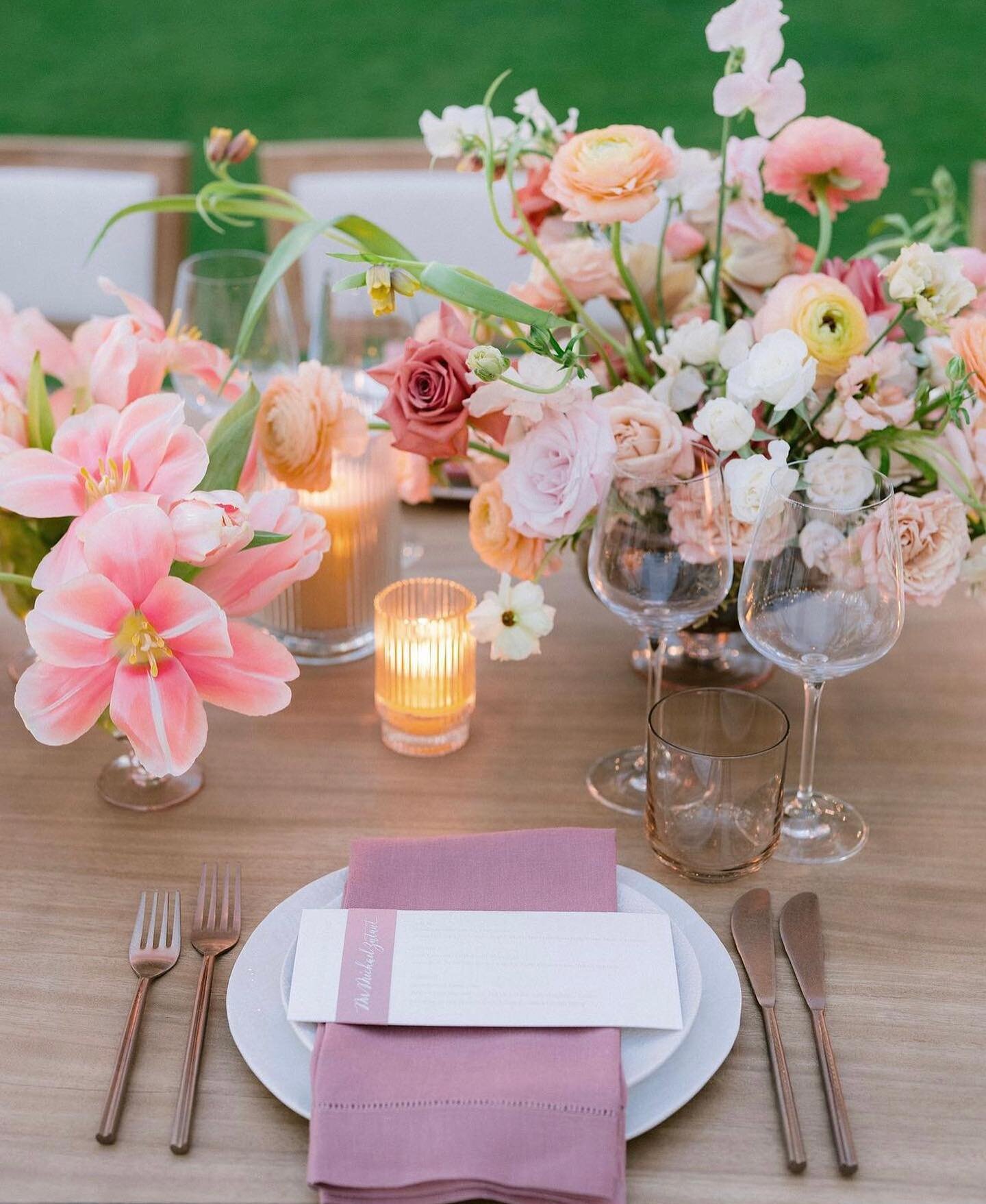 The most beautifully feminine and chic place setting with muted pastel garden blooms for K+L at @fslanai Hope everyone is having a lovely Easter Sunday!

Planner/Designer: @brookekeegan 
Photo: @josevilla
Video: @lerevefilms
Floral/Decor: @mandygrace
