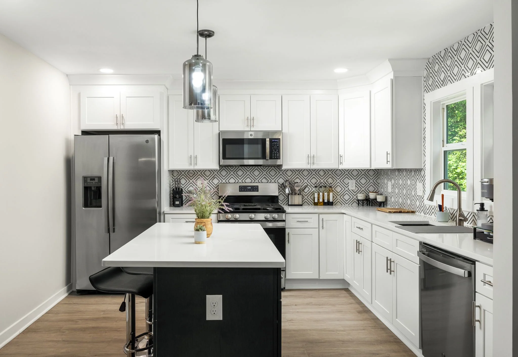 10-web-or-mls-20250728_1675alvarado_harris-35.jpg