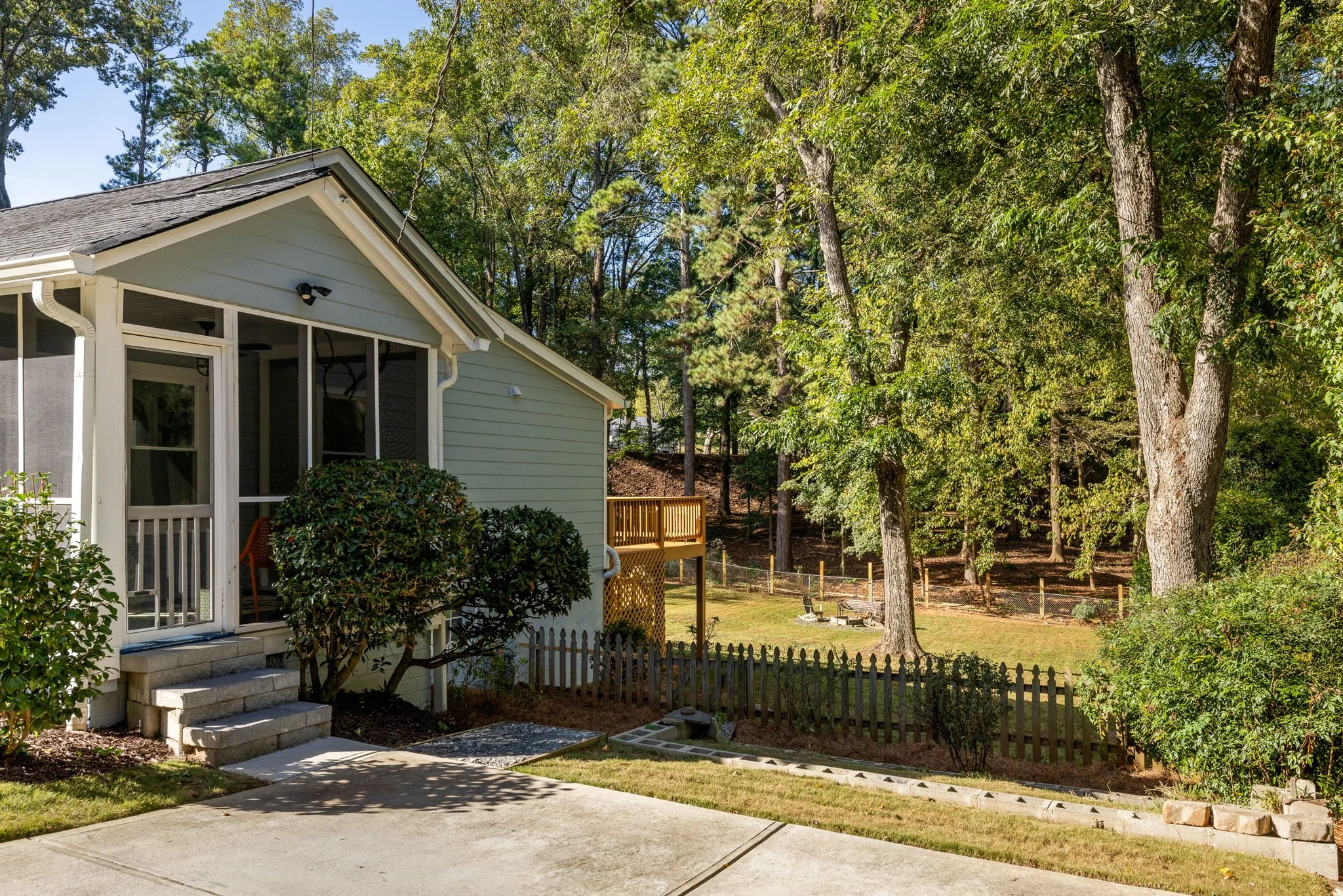 31-web-or-mls-20251010_3056oakham_harris085.jpg