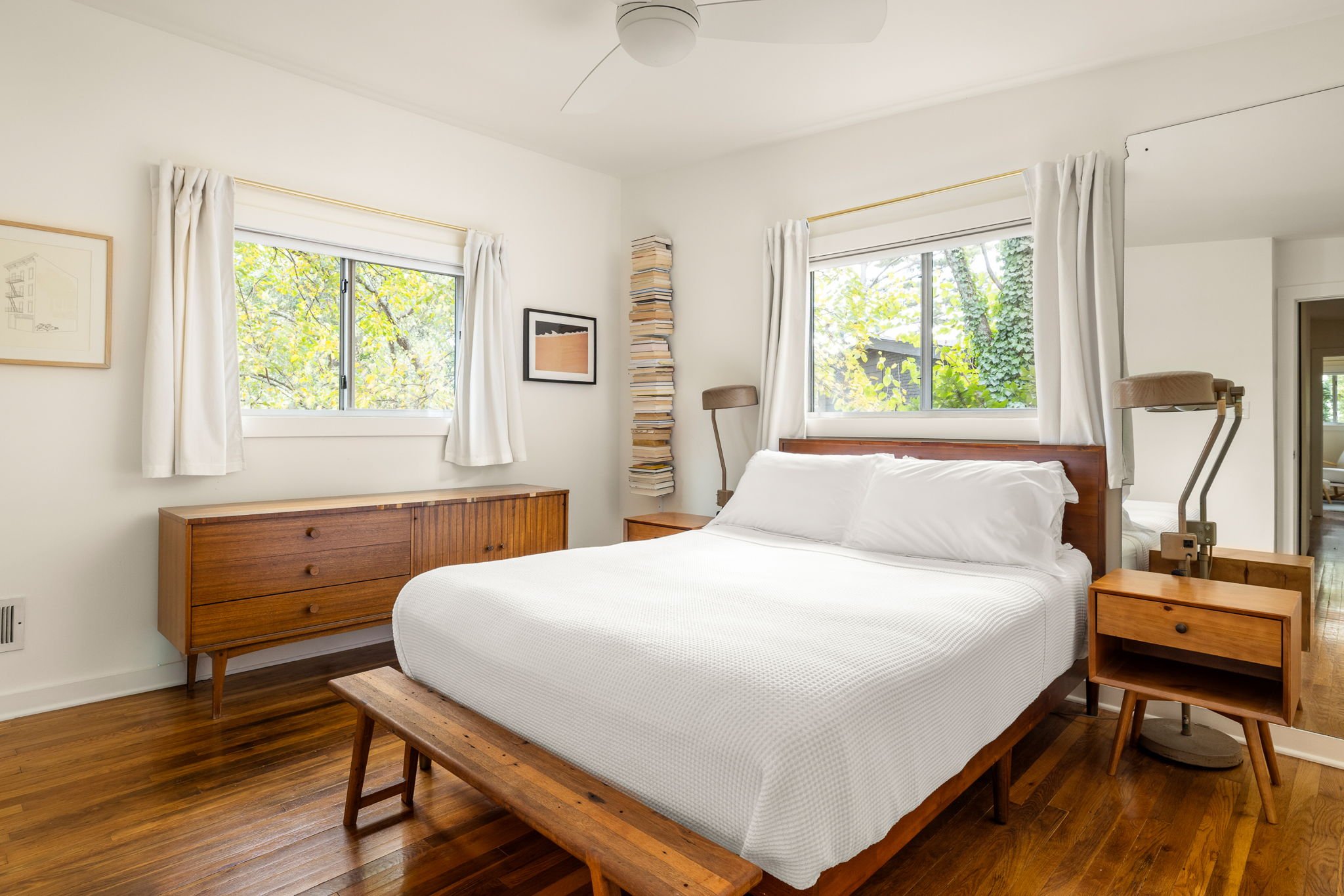 18-web-or-mls-20251021_494rosemont_harris046.jpg