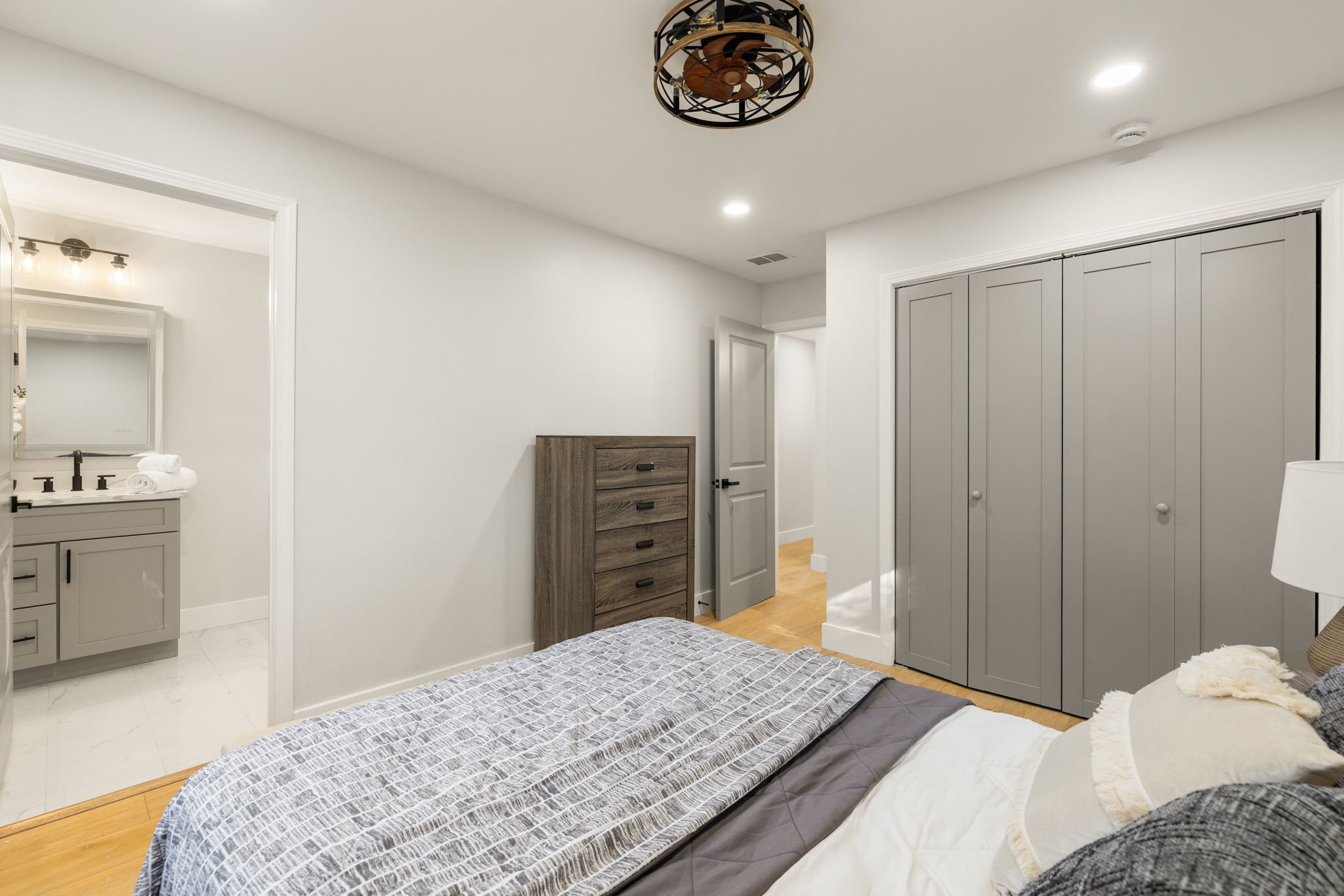 18-web-or-mls-20260115_2633yale_harris086.jpg