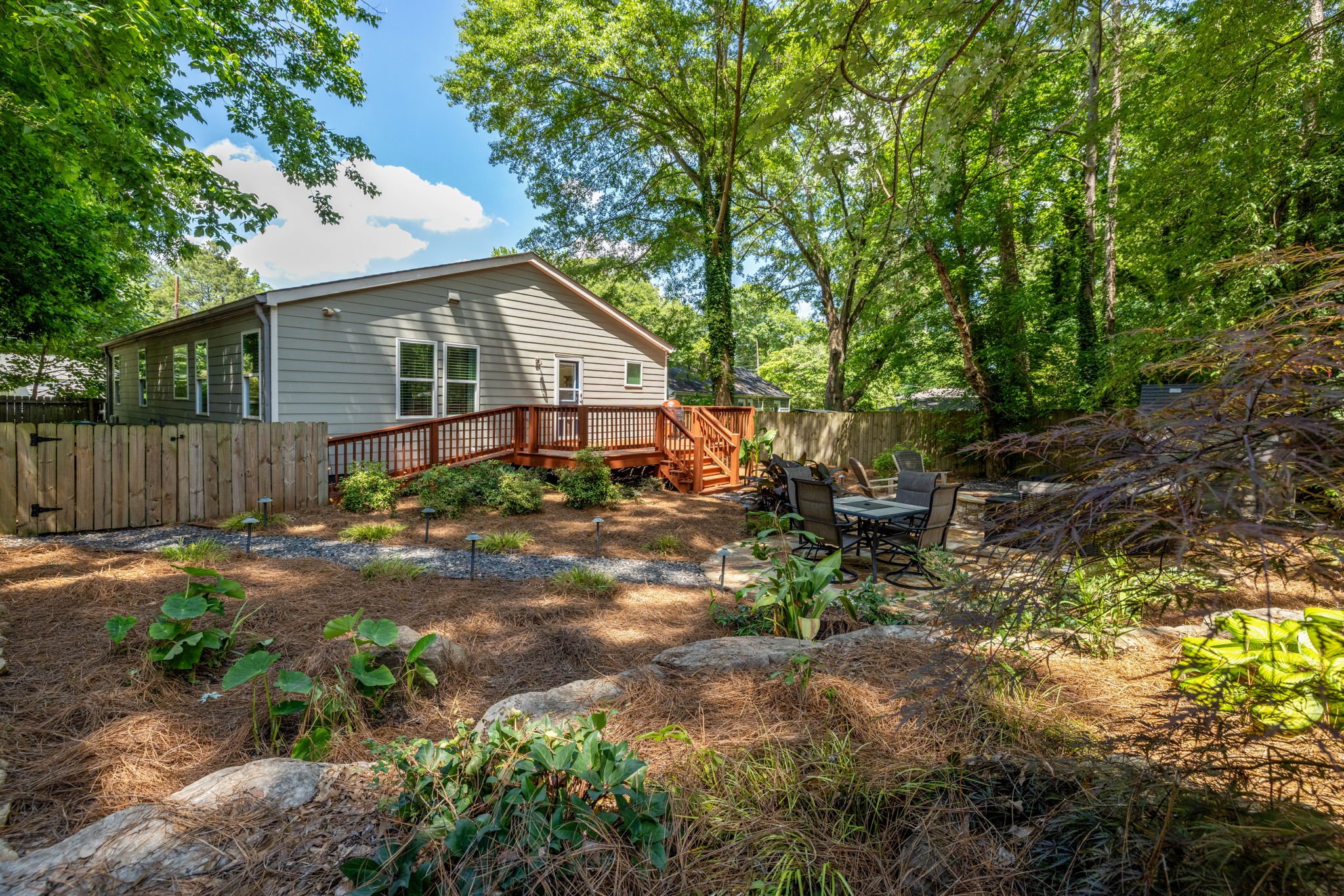 24-web-or-mls-20260518_1266almont_harris076.jpg