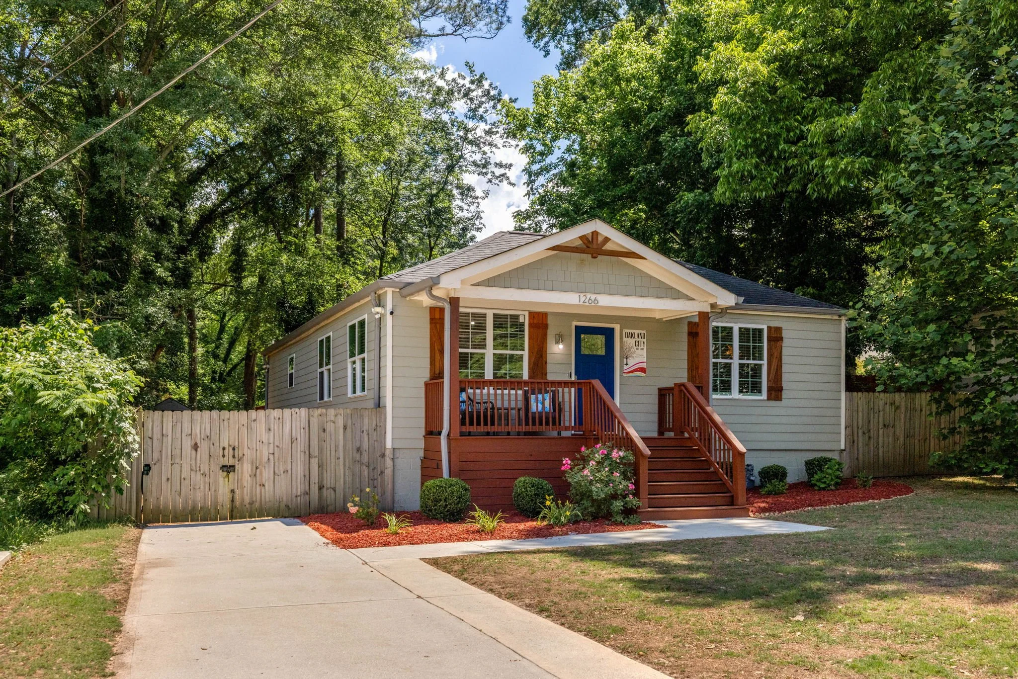 30-web-or-mls-20260518_1266almont_harris095.jpg