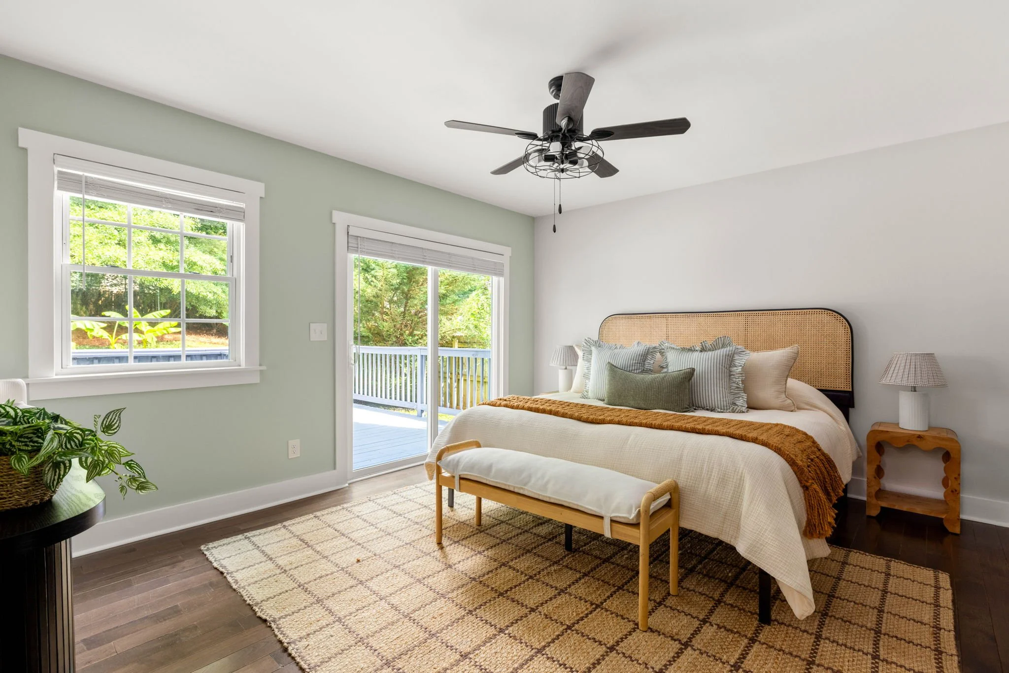 14-web-or-mls-20260528_1535deerwood_harris044.jpg
