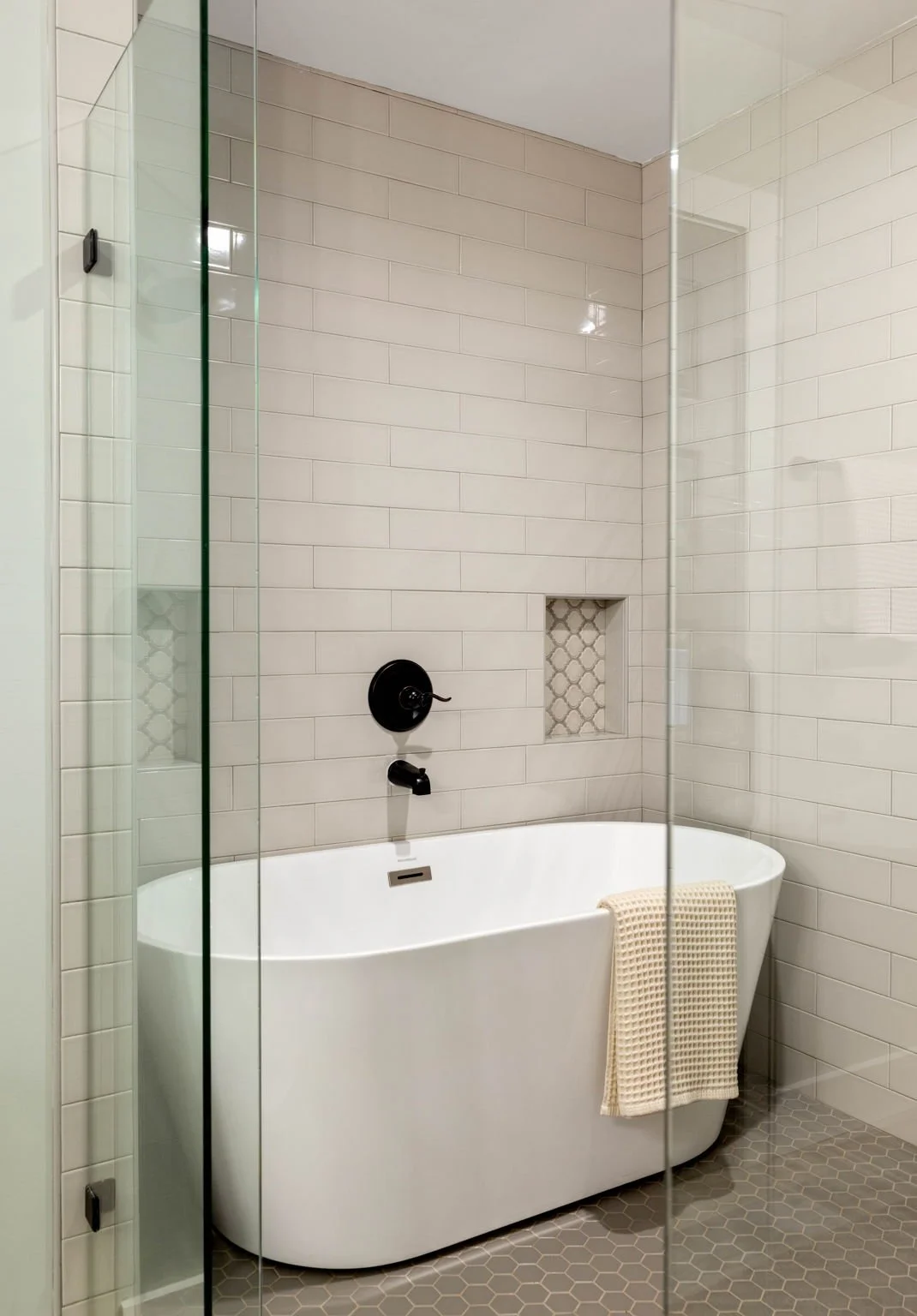 19-web-or-mls-20260528_1535deerwood_harris059.jpg