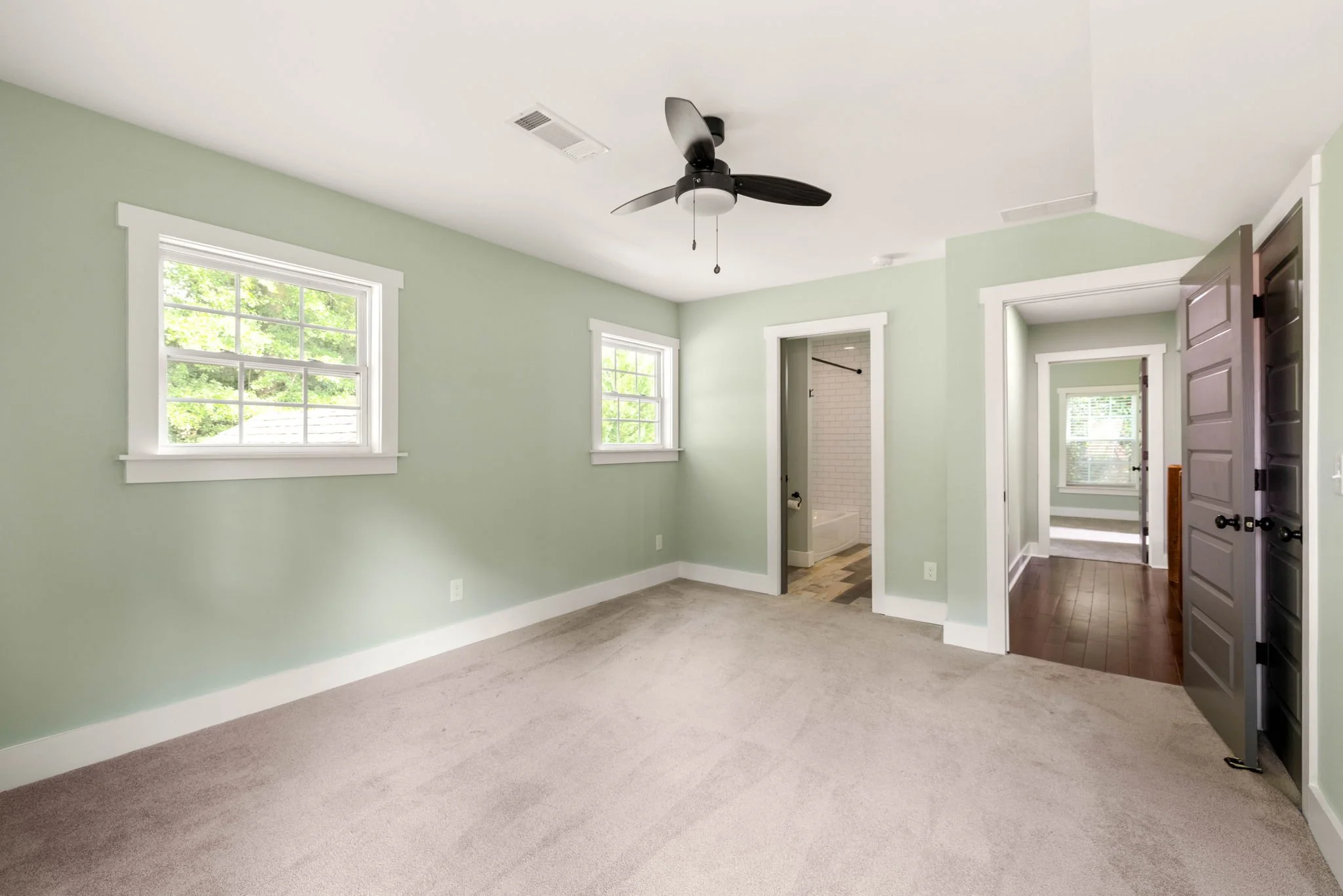 25-web-or-mls-20260528_1535deerwood_harris076.jpg