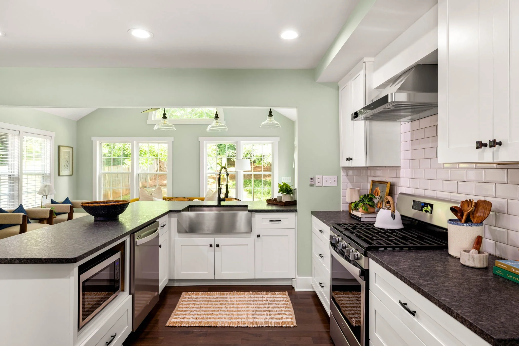 7-web-or-mls-20260528_1535deerwood_harris023.jpg