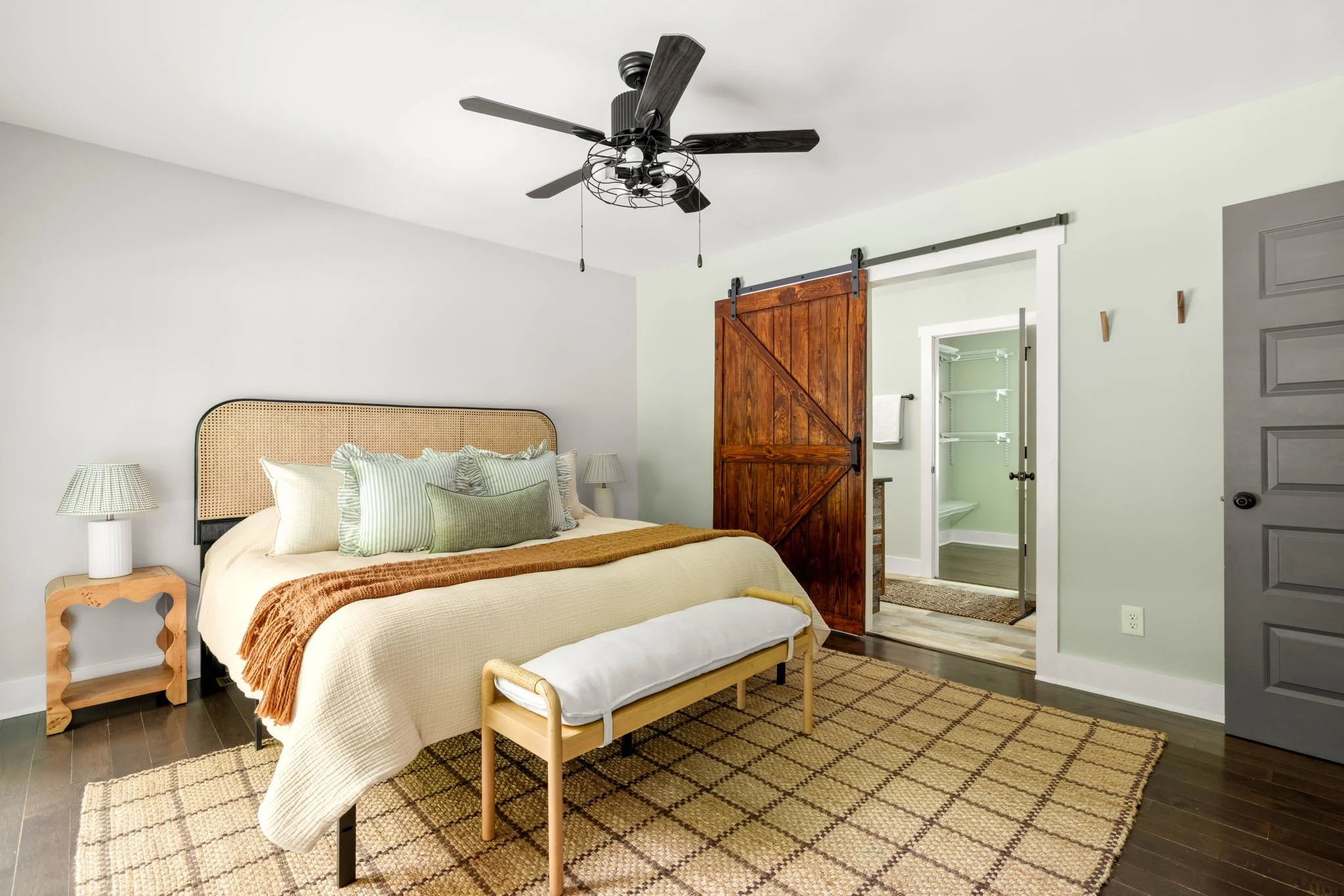 15-web-or-mls-20260528_1535deerwood_harris049.jpg