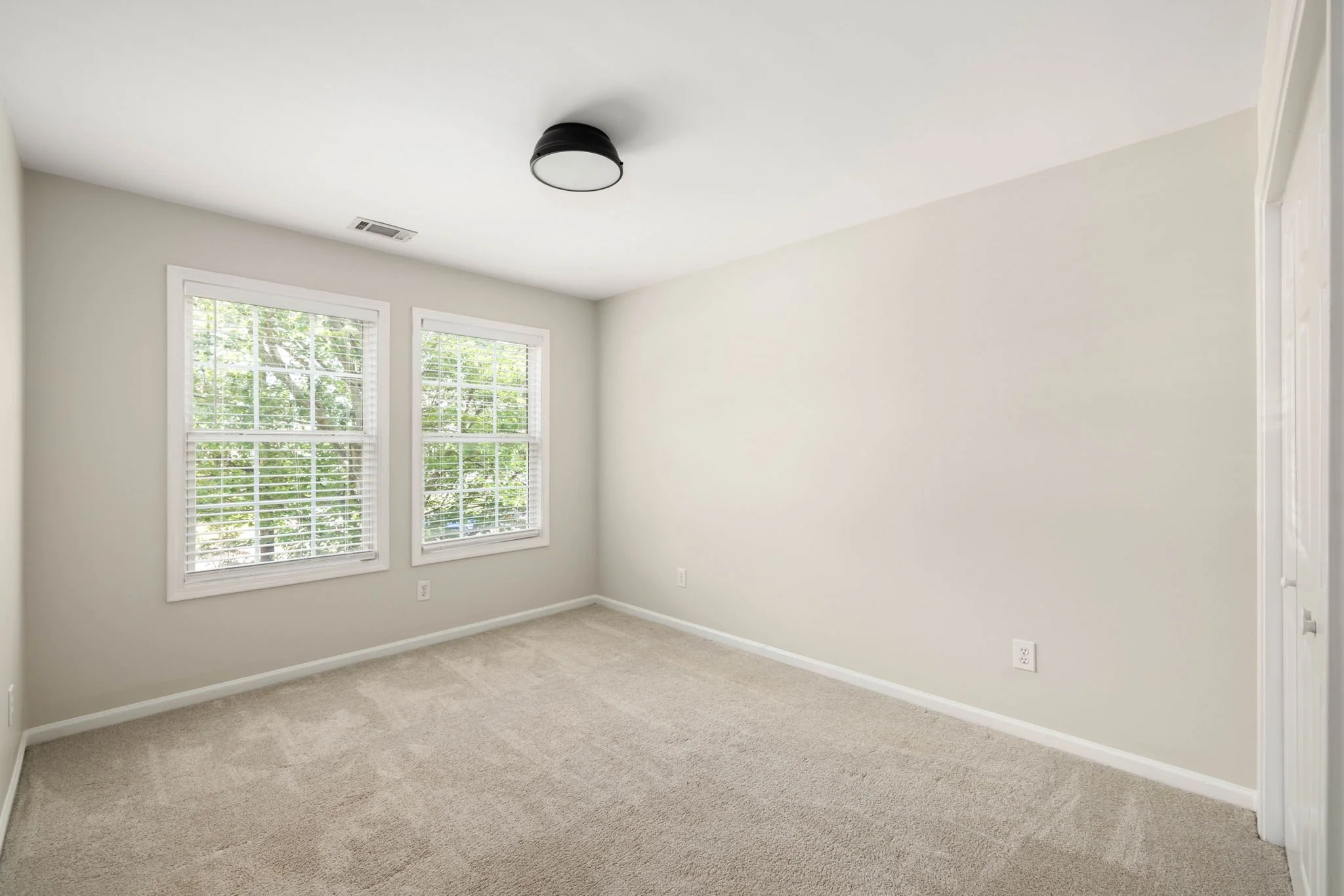 30-web-or-mls-20260707_257first_harris070.jpg