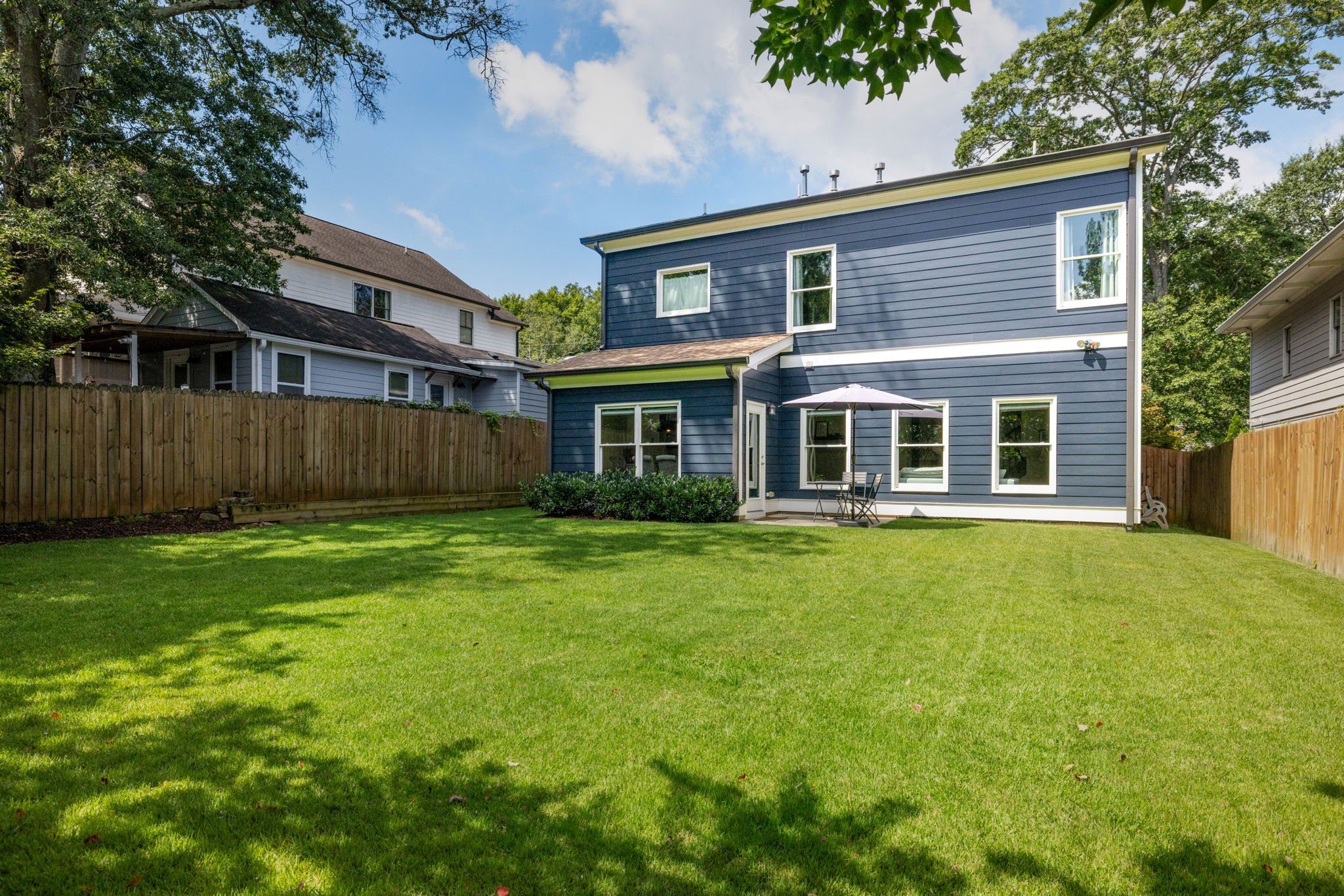  Flat, fenced backyard 