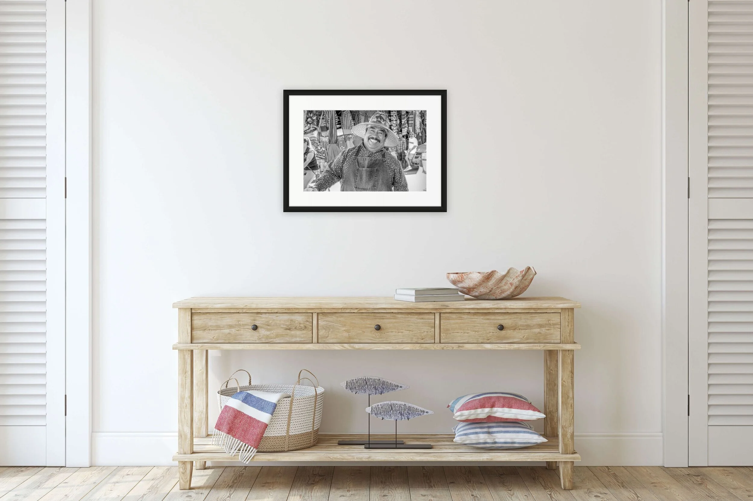 lifestyle_3_-_los_algoadones_street_vendor.jpg