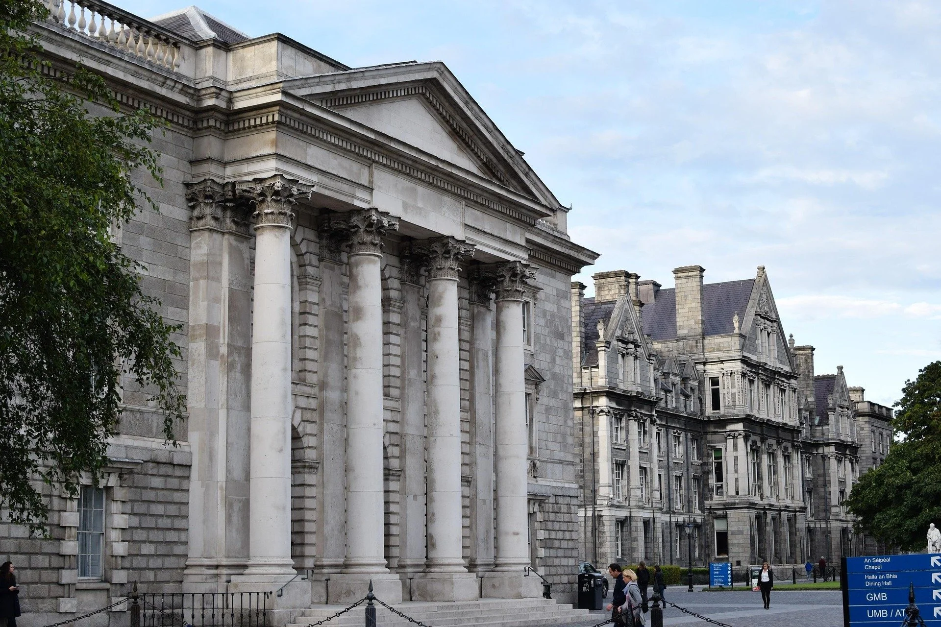 ugglemamma-trinity-college-2539751_1920.jpg