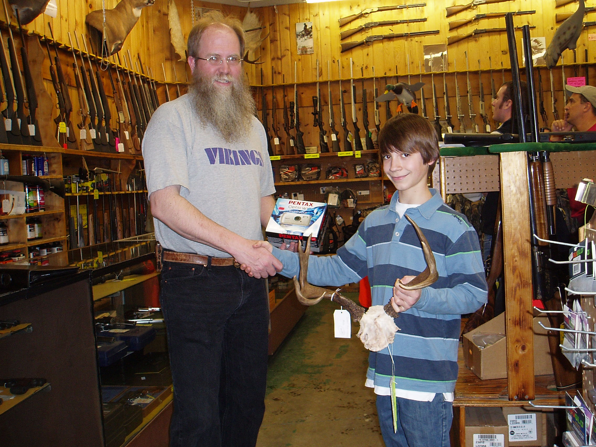 Jared getting his award for his 1st Place deer.