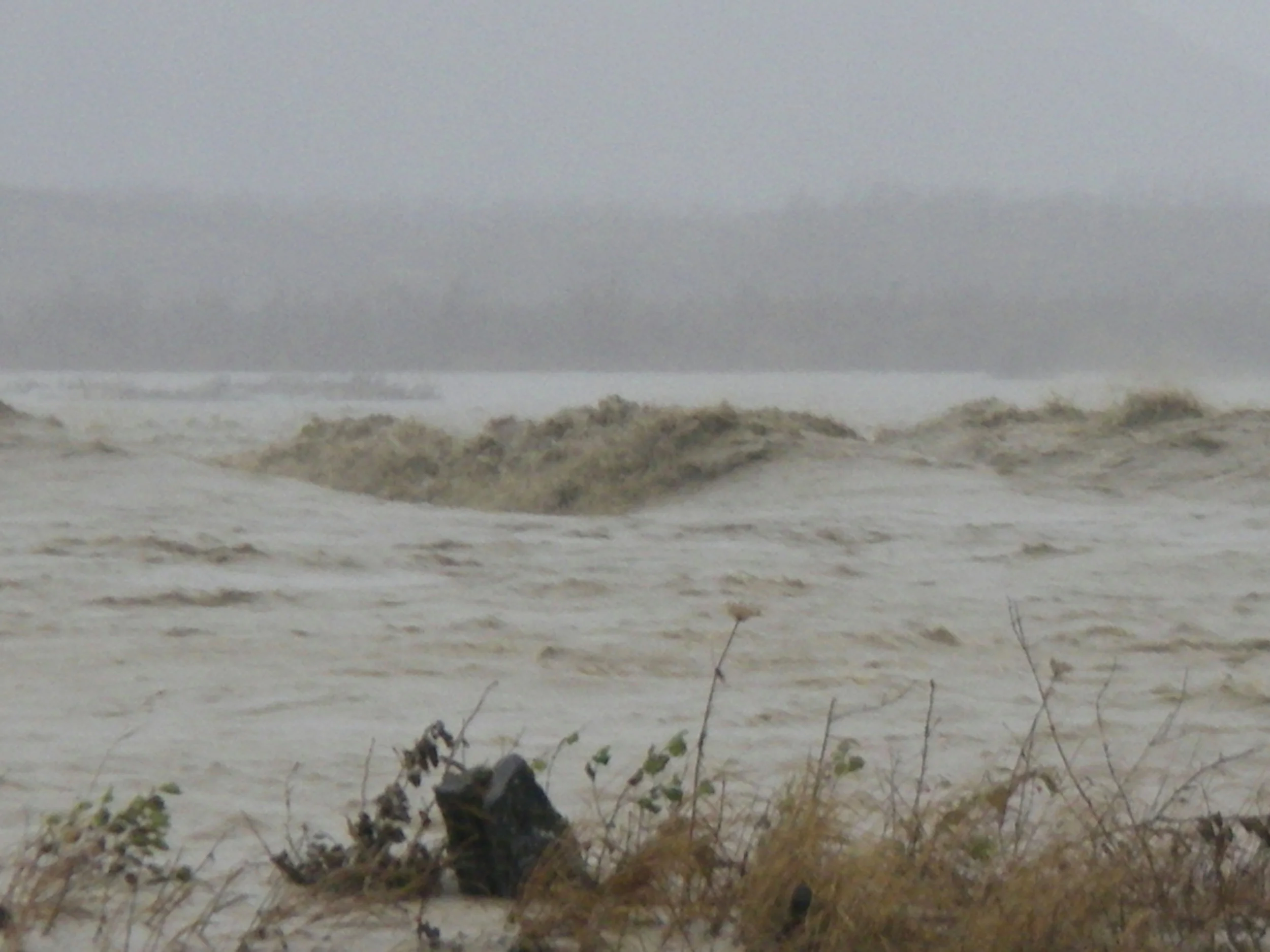 This is where Pete, from the last photo, was fishing. Mighty big rollers!!