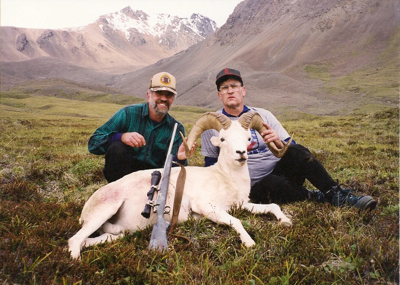 Jerry Lawson and me with his 37 1/2" ram. He was wearing Jerry Moore's shirt.