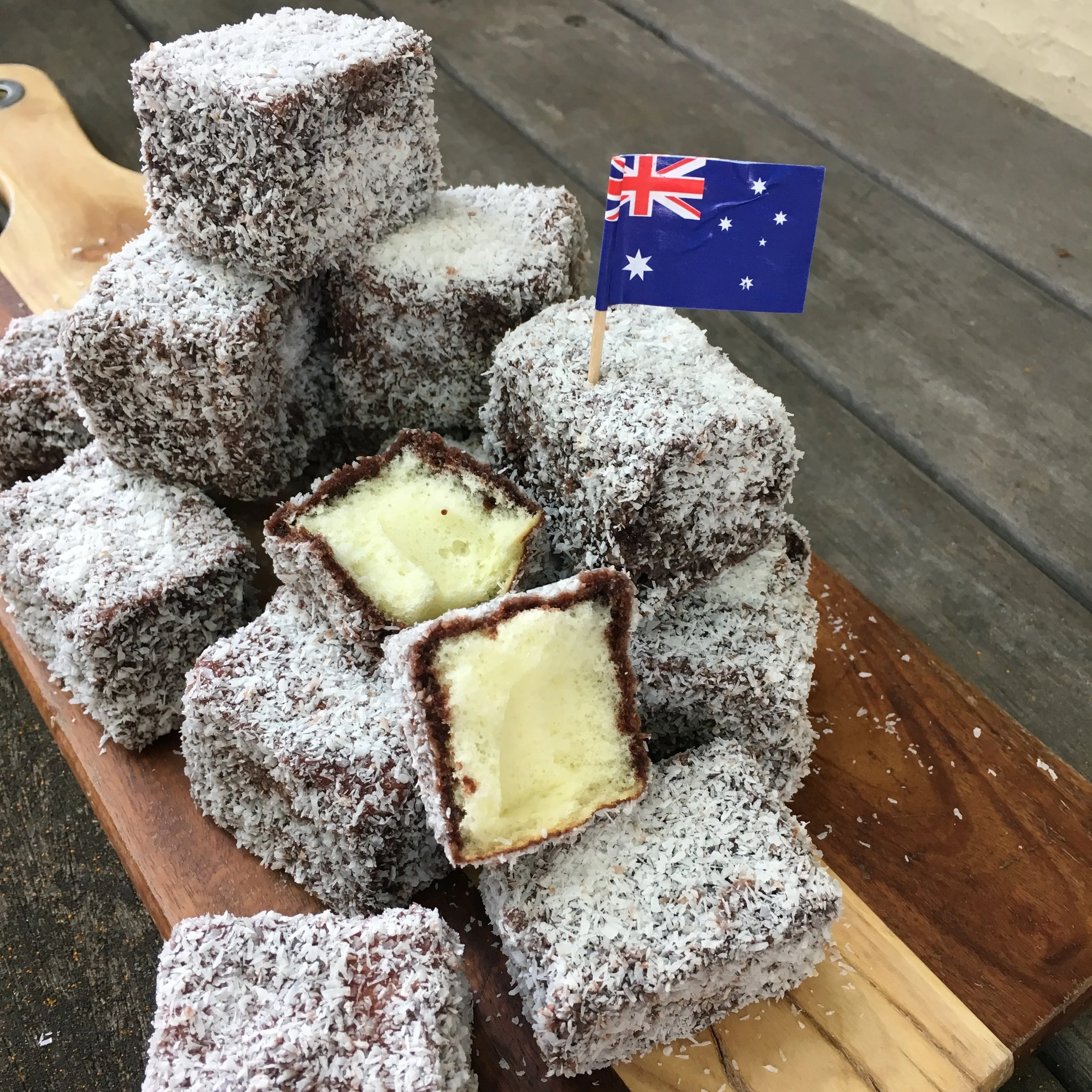 Vanilla Pod - Lamingtons.JPG