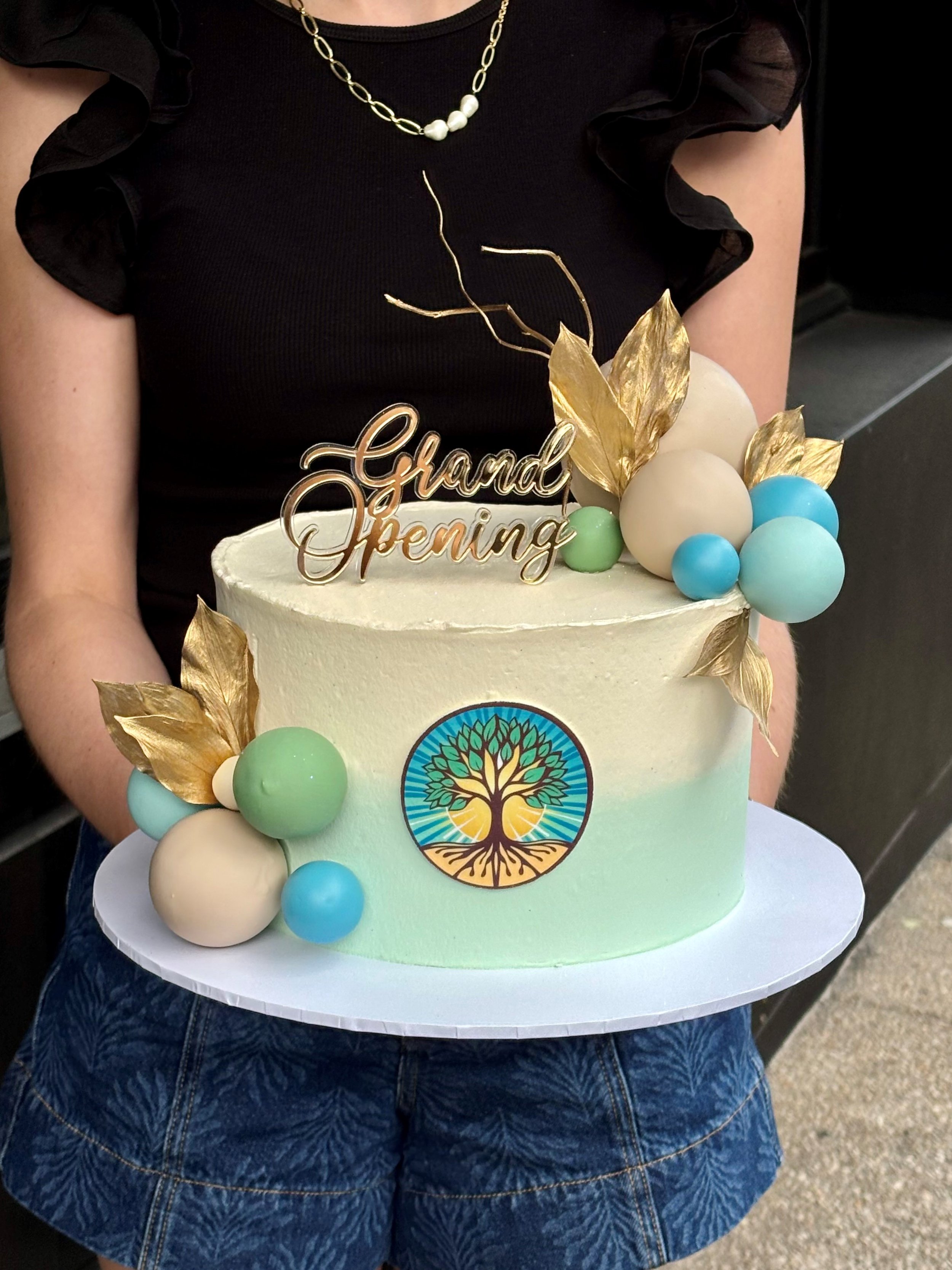 vanillapodspecialtycakes-bespokecakes-birthdaycakes-brisbanecakes-buttercreamcakes-30thcake-corporatecakes-brisbanecatering-brisbanecouncilor-grandopening.jpg