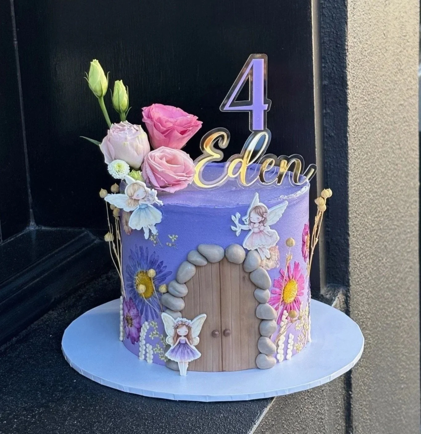 Vanillapod-vanillapodspecialtycakes-brisbanecakes-weddingcakes-glutenfreecakes-buttercreamcake-brisbanedesigners-fairydoorcake-fairycake.jpg