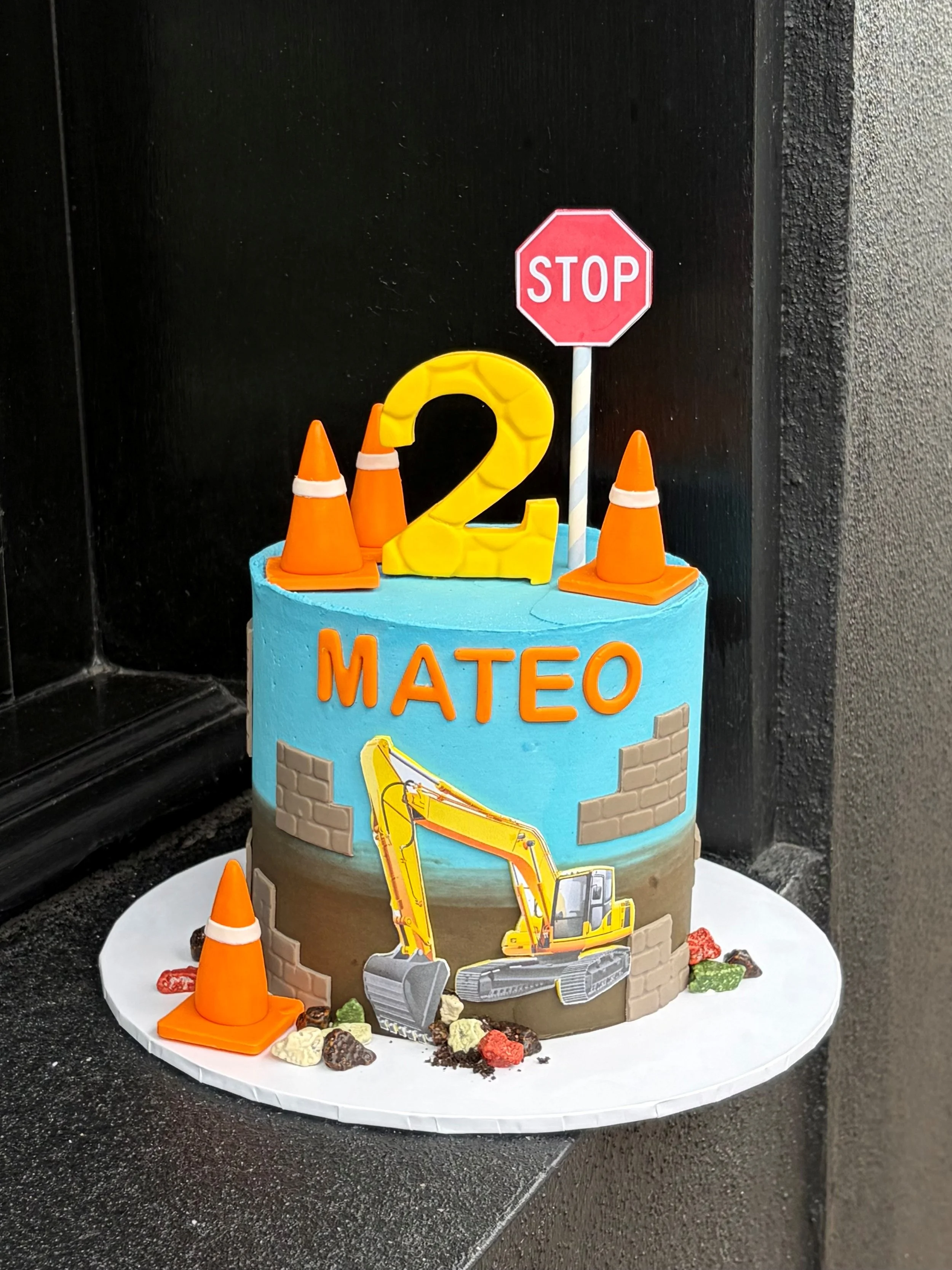 vanillapod-buttercreamcake-vanillapodspecialtycakes-brisbanecakes-2ndbirthdaycake-diggercake-constructionbirthdaycake-boys2ndbirthdaycake.jpg