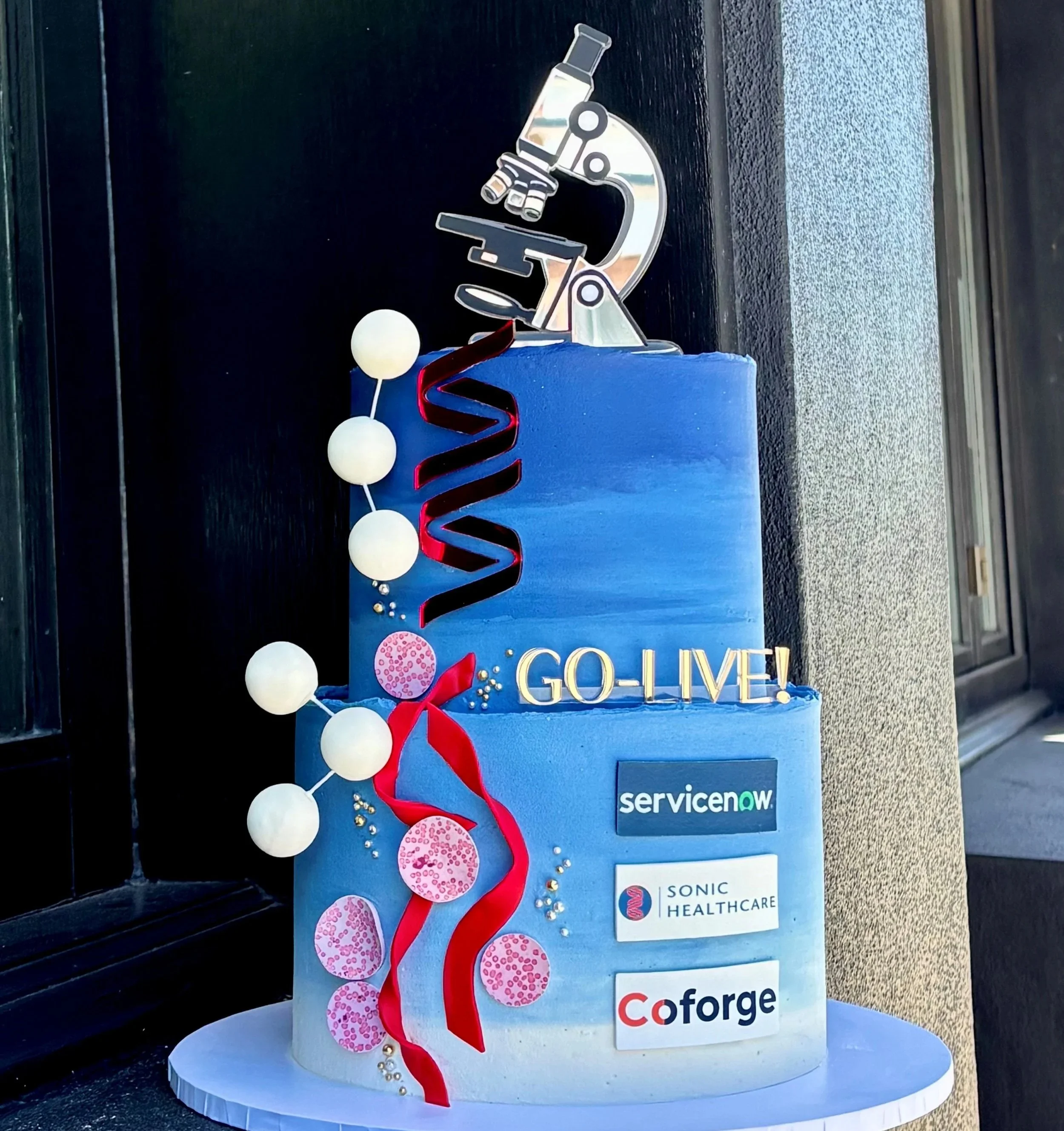 vanillapodspecialtycakes-bespokecakes-birthdaycakes-brisbanecakes-buttercreamcakes-golivecake-corporatecakes-brisbanecatering-servicenow-sonichealthcare-microscopecake.jpg