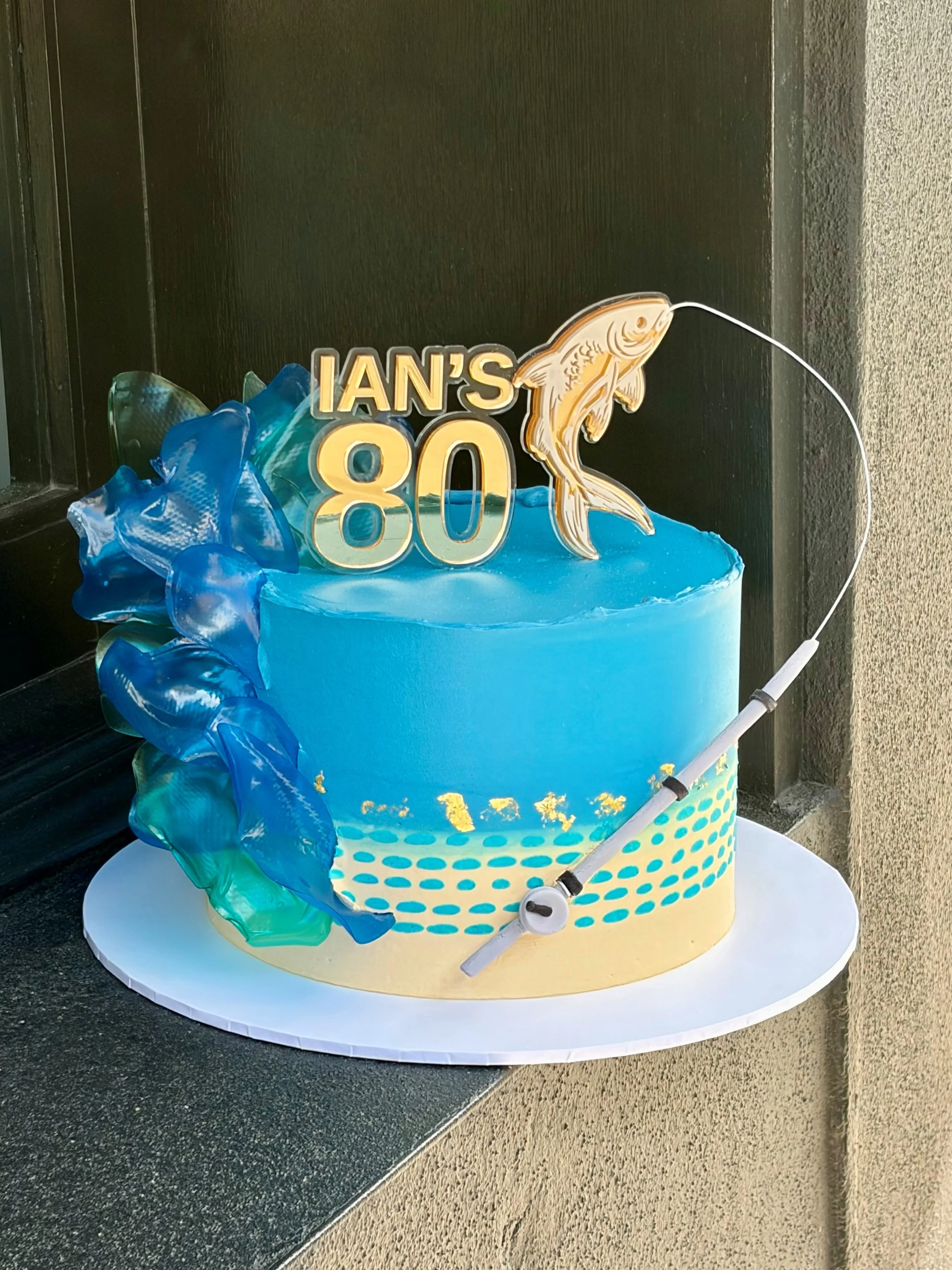 vanillapodspecialtycakes-brisbaneweddings-80thcake-fishingcake-brisbane-buttercreamcake-floralcake-birthdaycakes.jpg